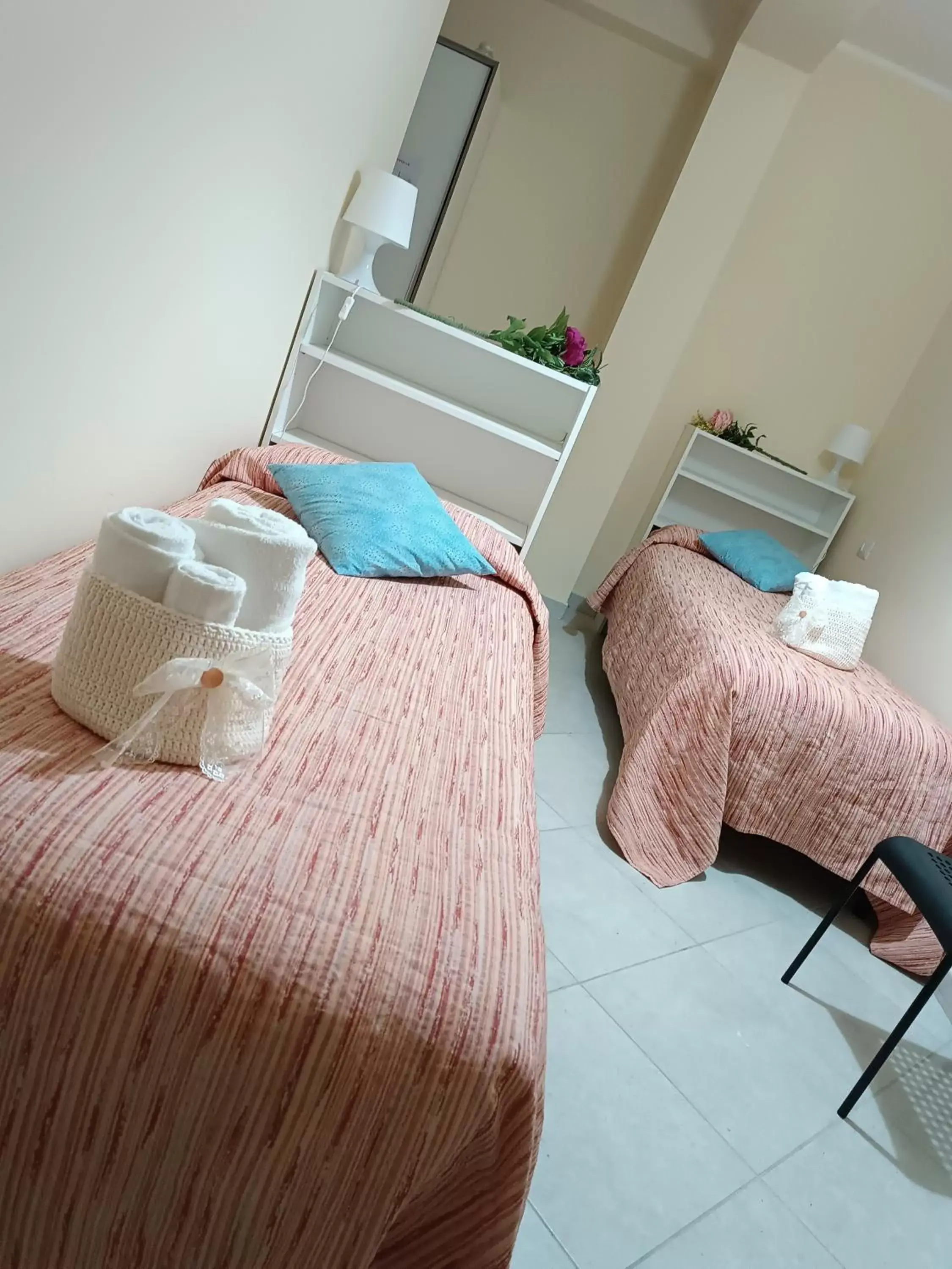 Standard Twin Room with Shared Bathroom in B&B KARISMA Standard Twin Room with Shared Bathroom in B&B KARISMA