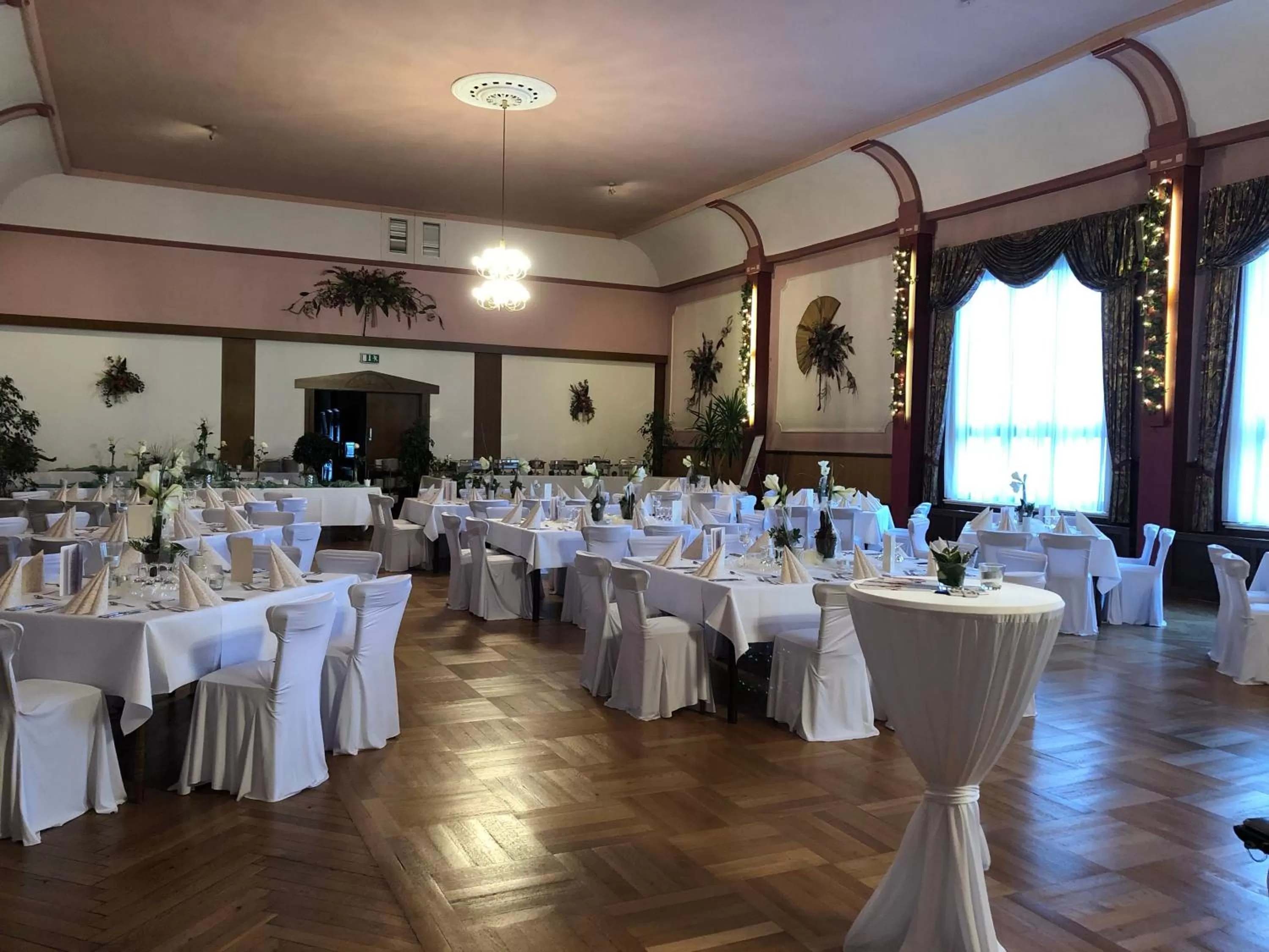 Restaurant/places to eat in Hotel-Restaurant Wilhelmsbad