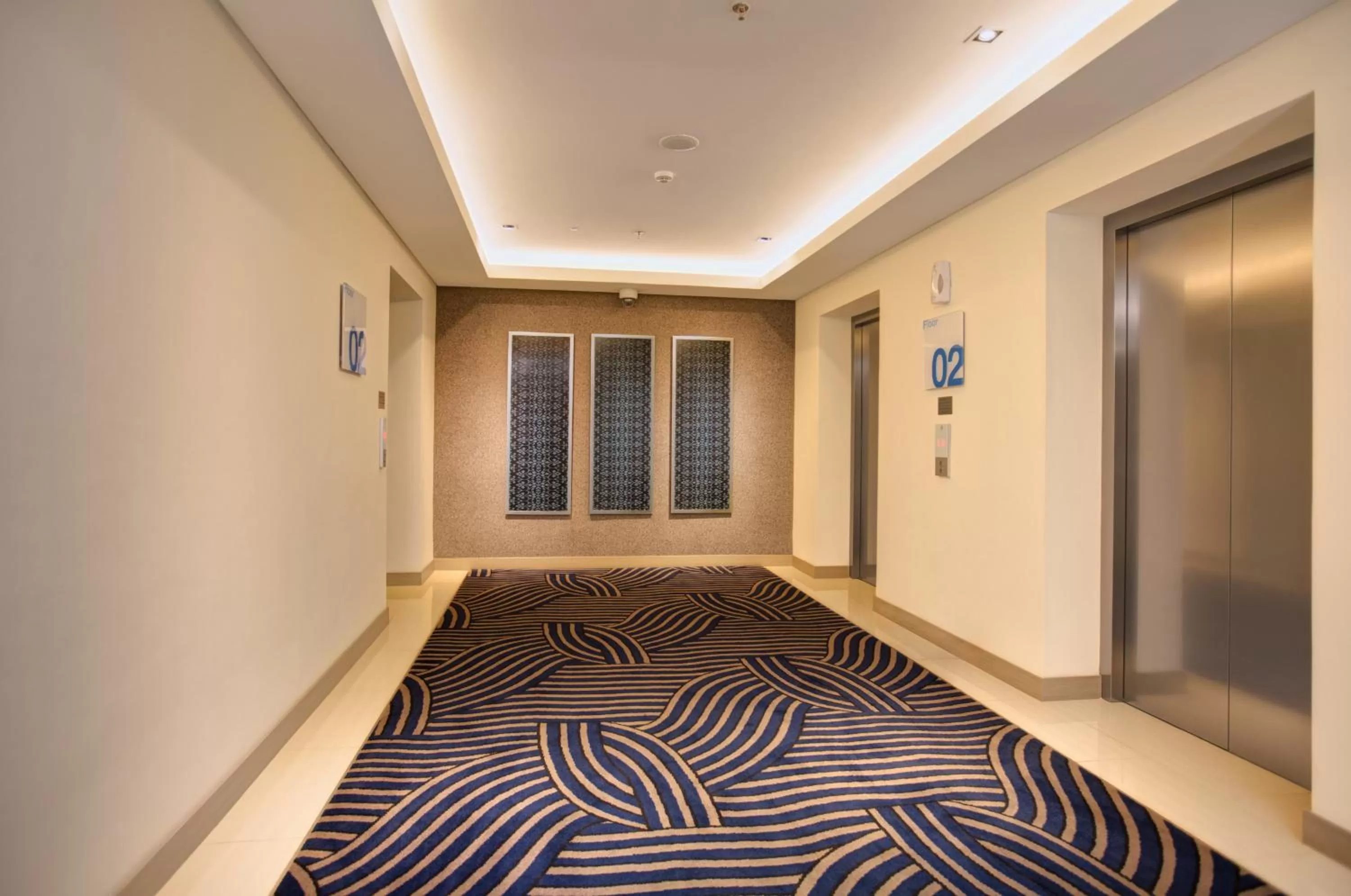 Lobby or reception in Holiday Inn Express Jakarta International Expo by IHG