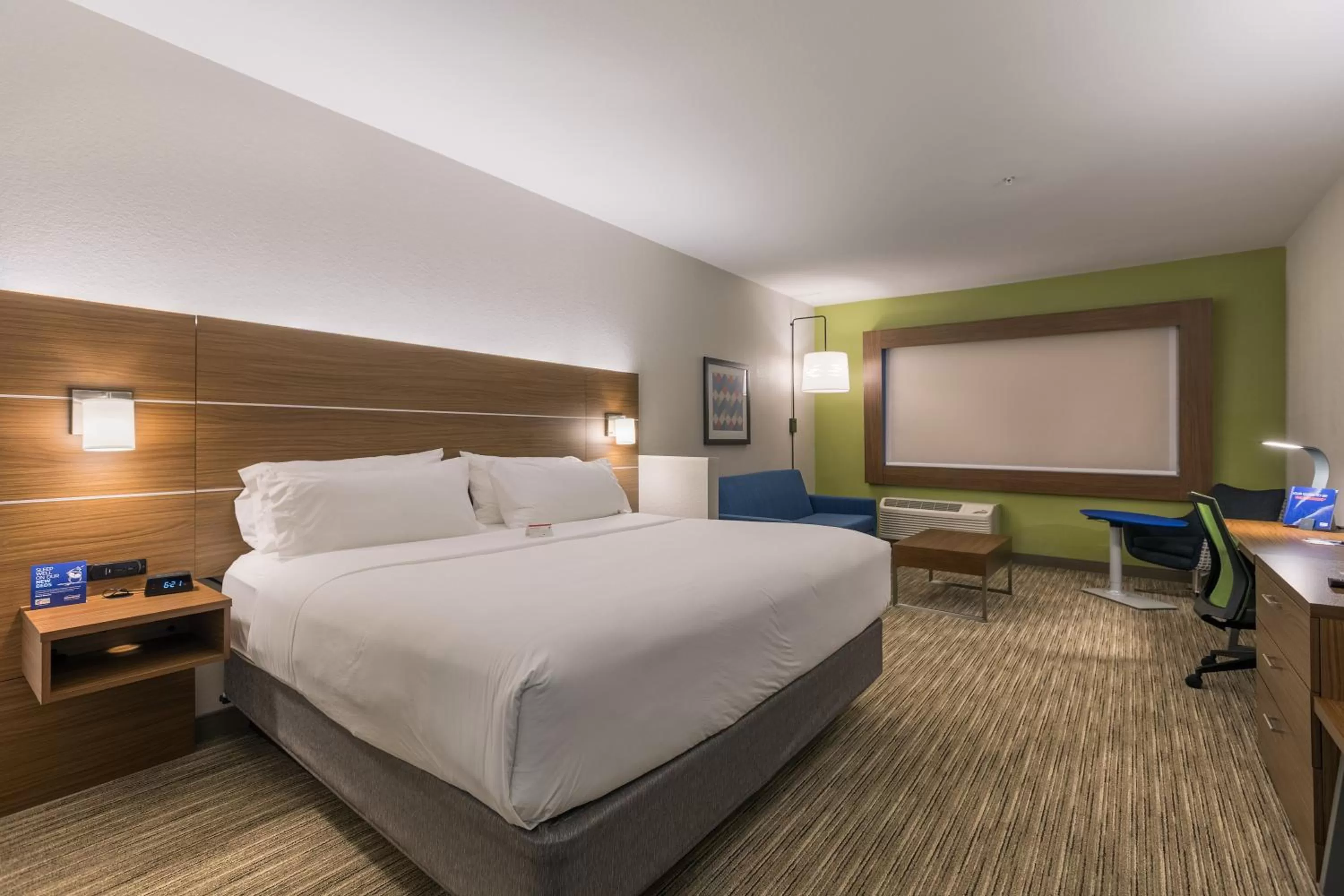 Bedroom, Bed in Holiday Inn Express & Suites - San Marcos South by IHG