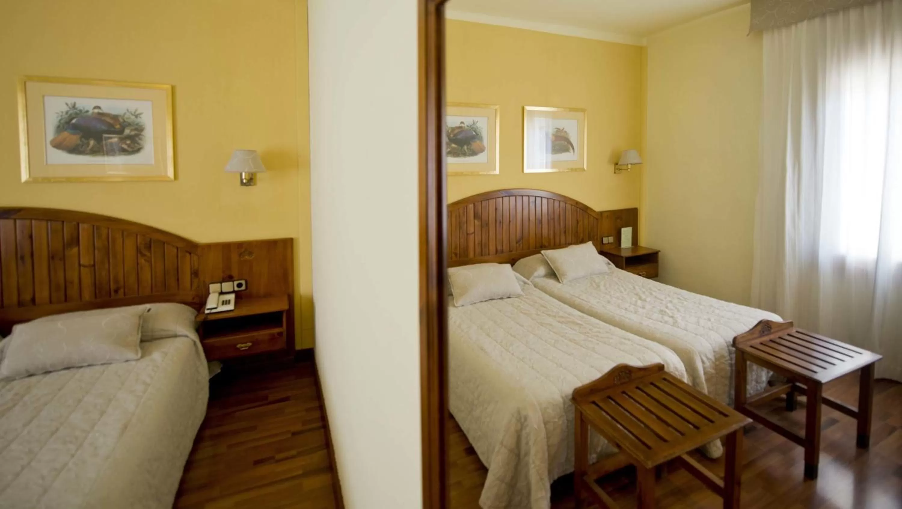 Photo of the whole room, Bed in Hotel Restaurant Pessets & SPA