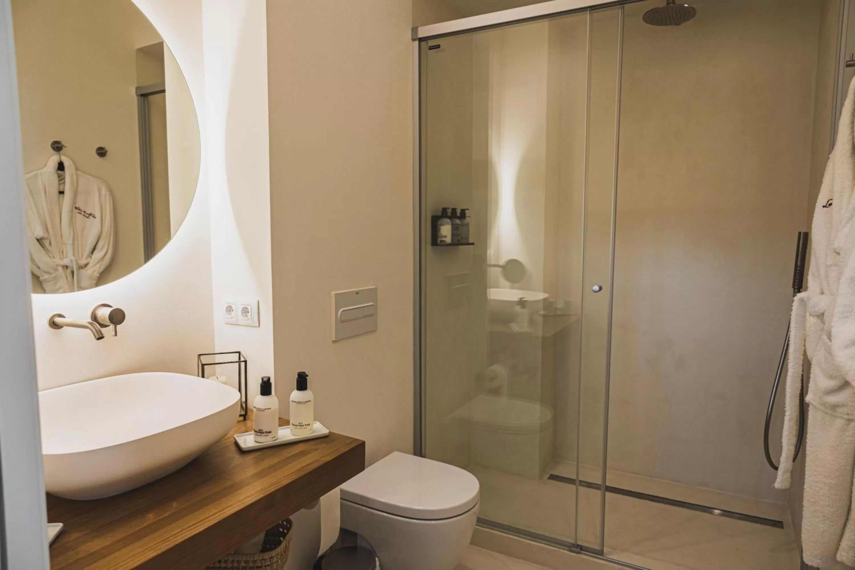 Toilet in La Ermita Suites - Único Hotel Monumento de Córdoba