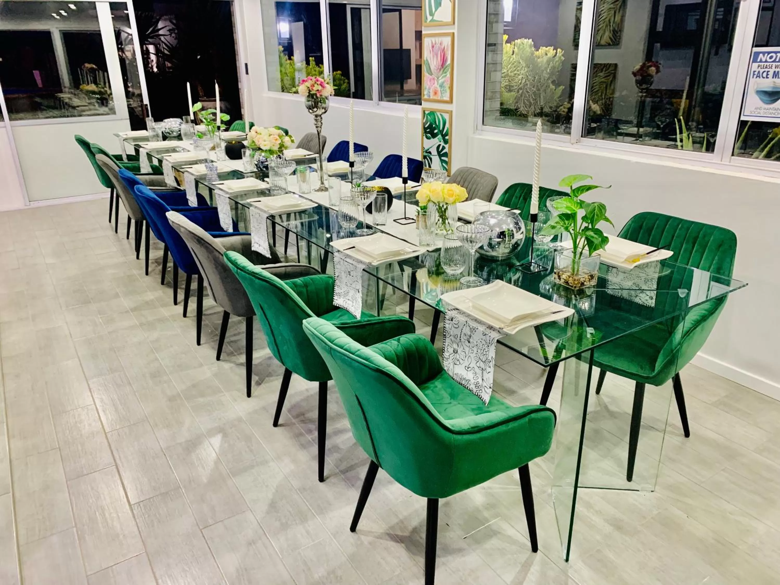 Restaurant/Places to Eat in 24 On Basil Inventive suites