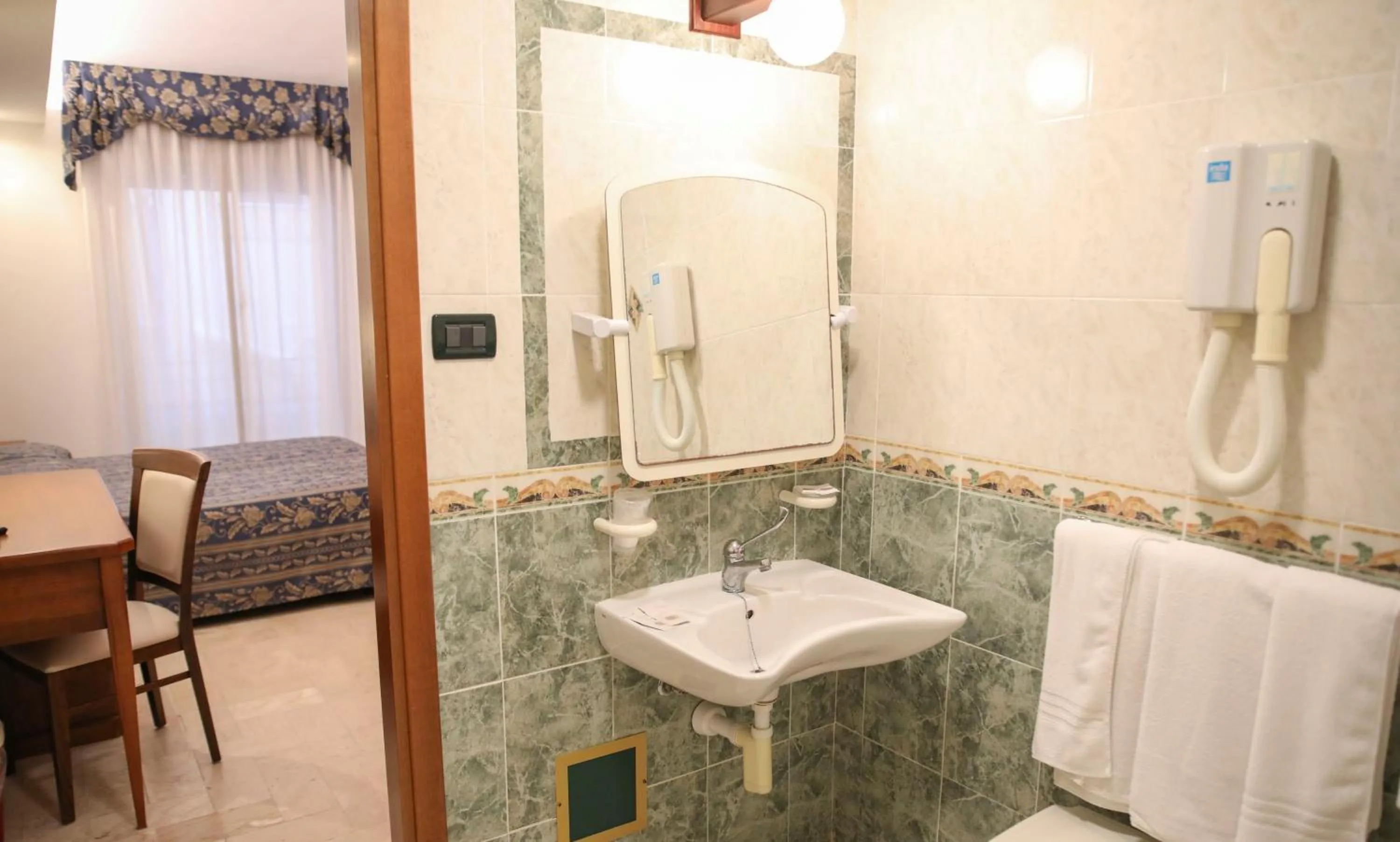 Bathroom in Hotel La Giara