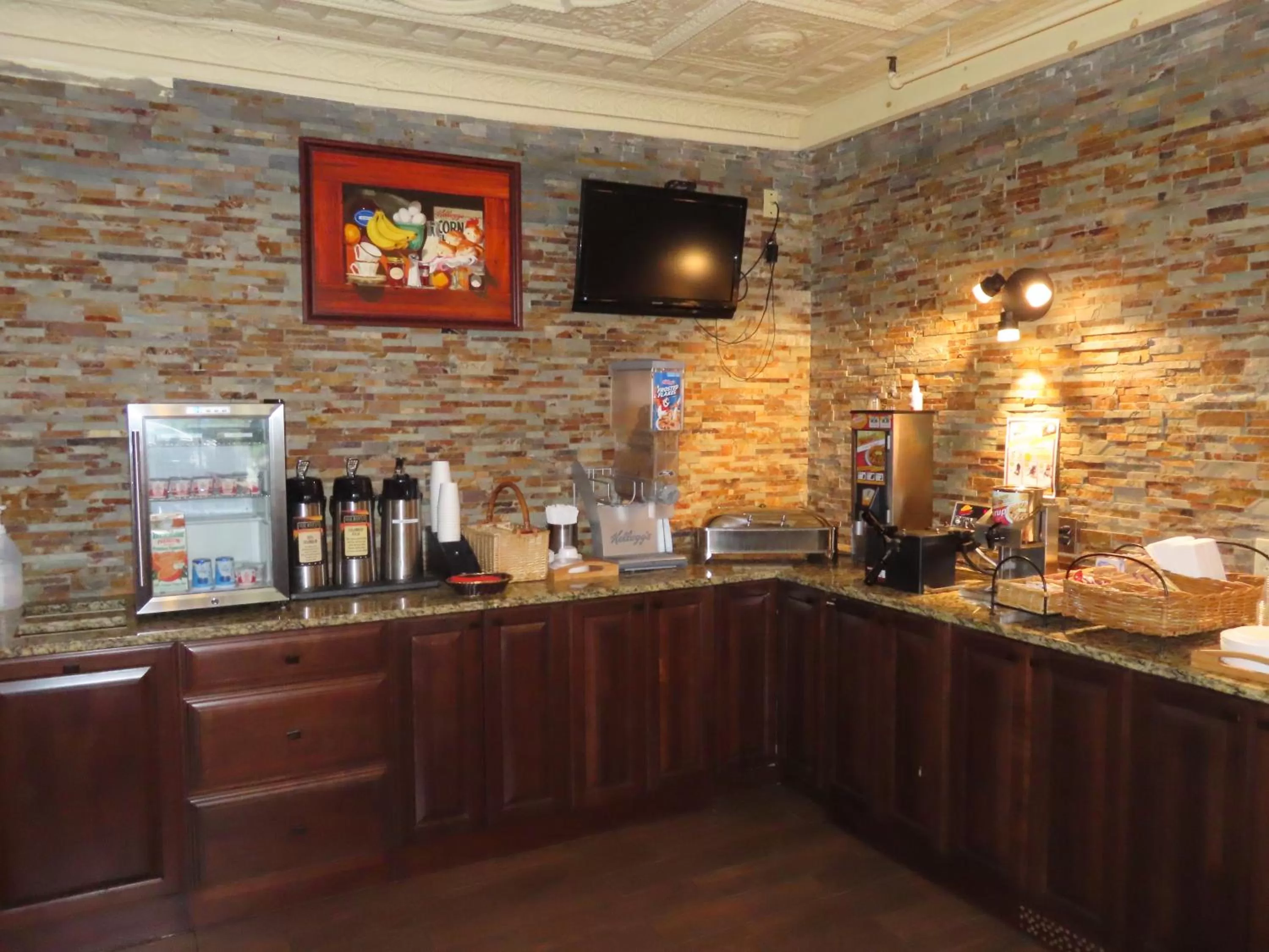 Breakfast in St Charles Hotel Downtown Hudson