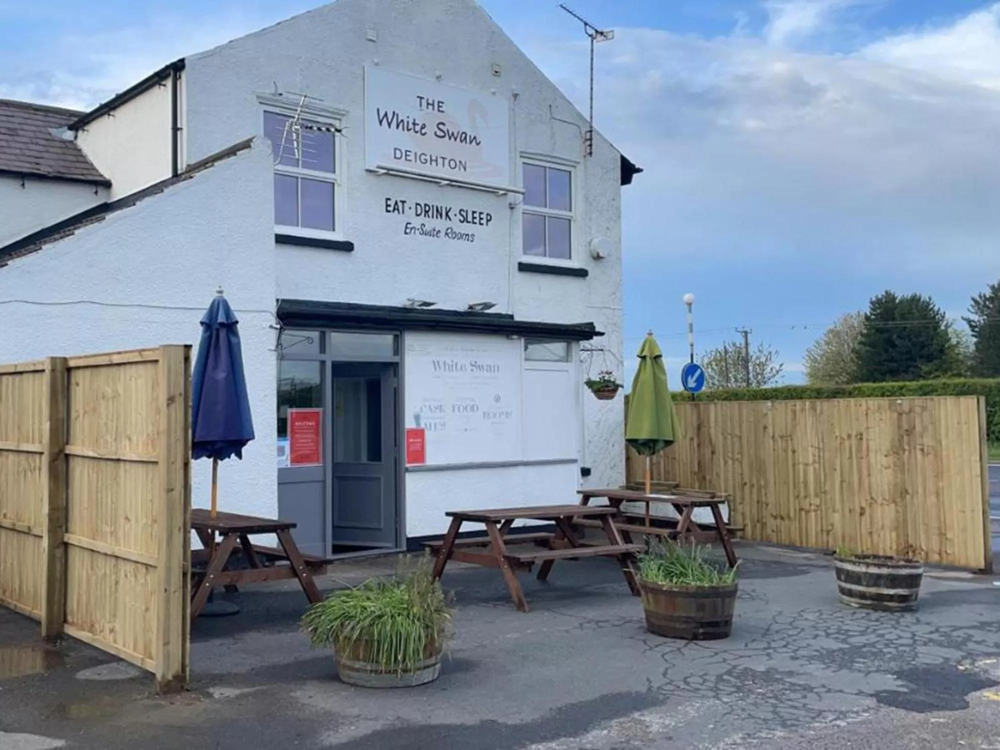 Property Building in The White Swan Deighton