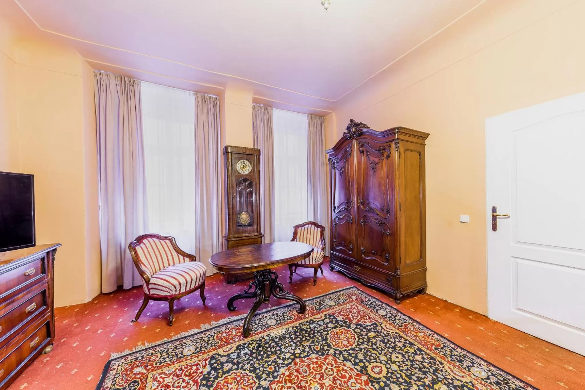 Seating area, Bed in Residence Seven Angels