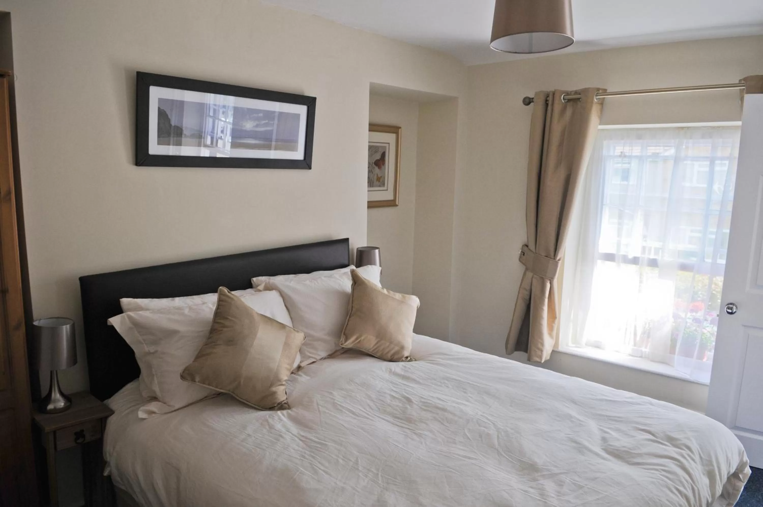 Bedroom, Bed in The New Court Inn