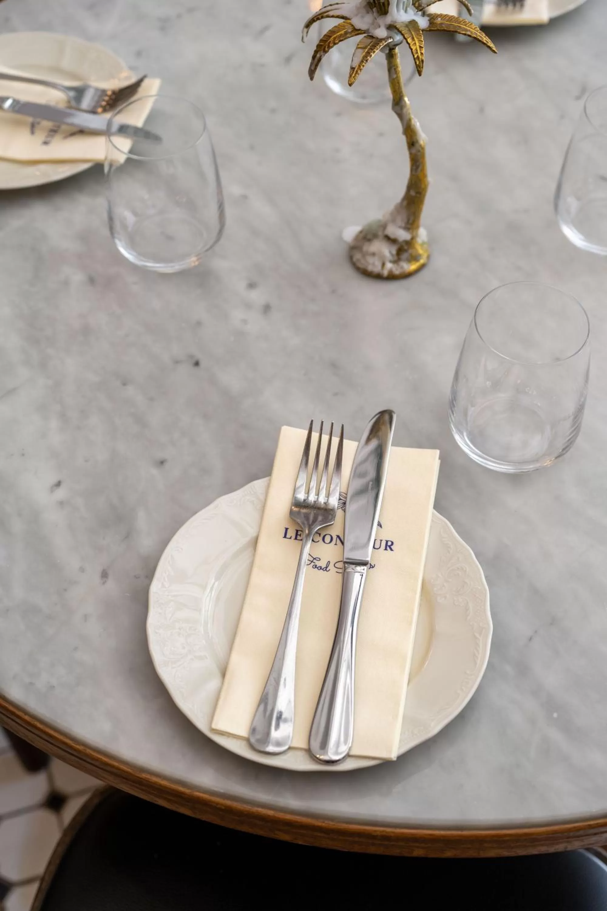 Restaurant/places to eat in Craves