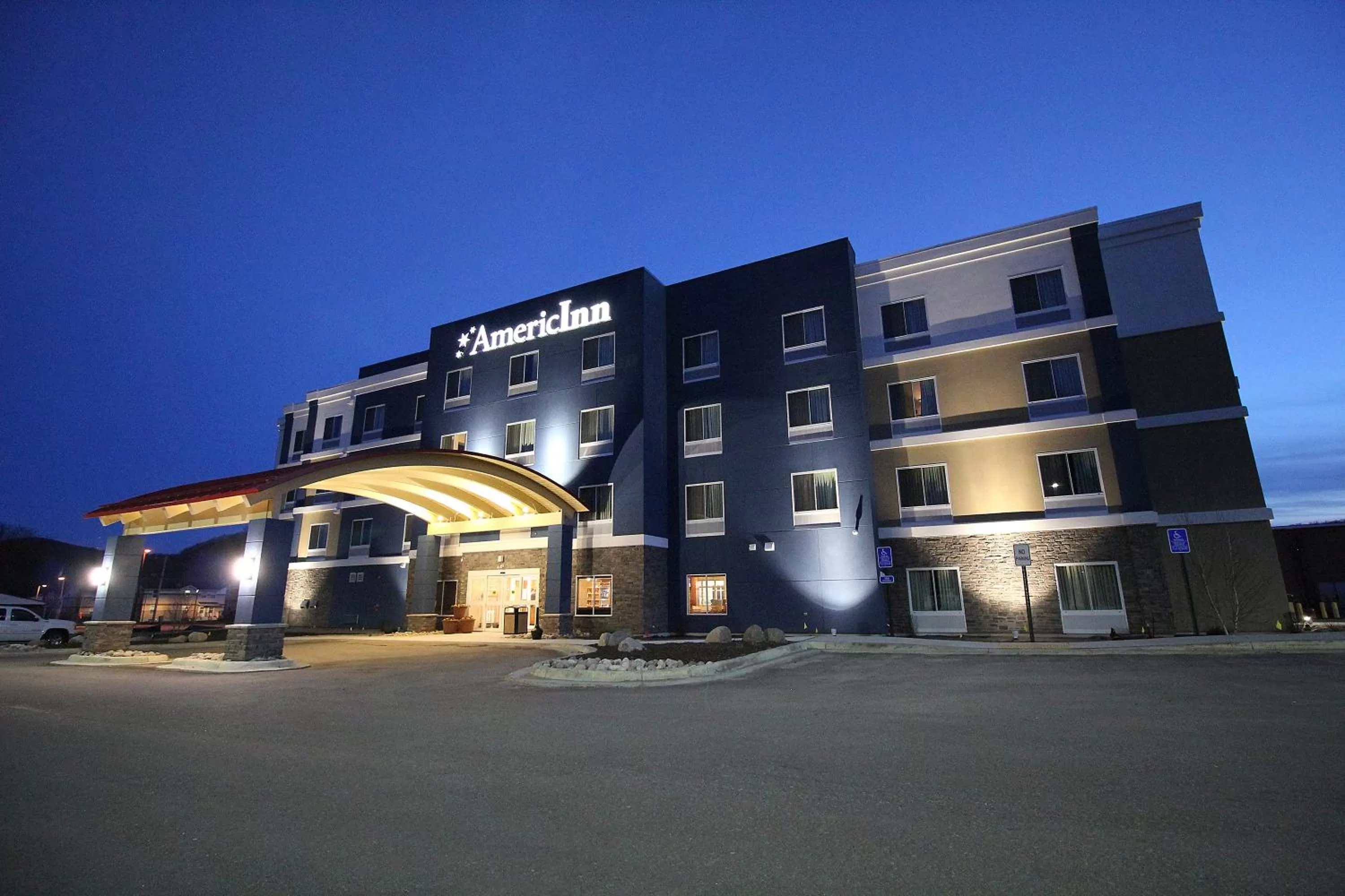 Facade/entrance in AmericInn by Wyndham Winona