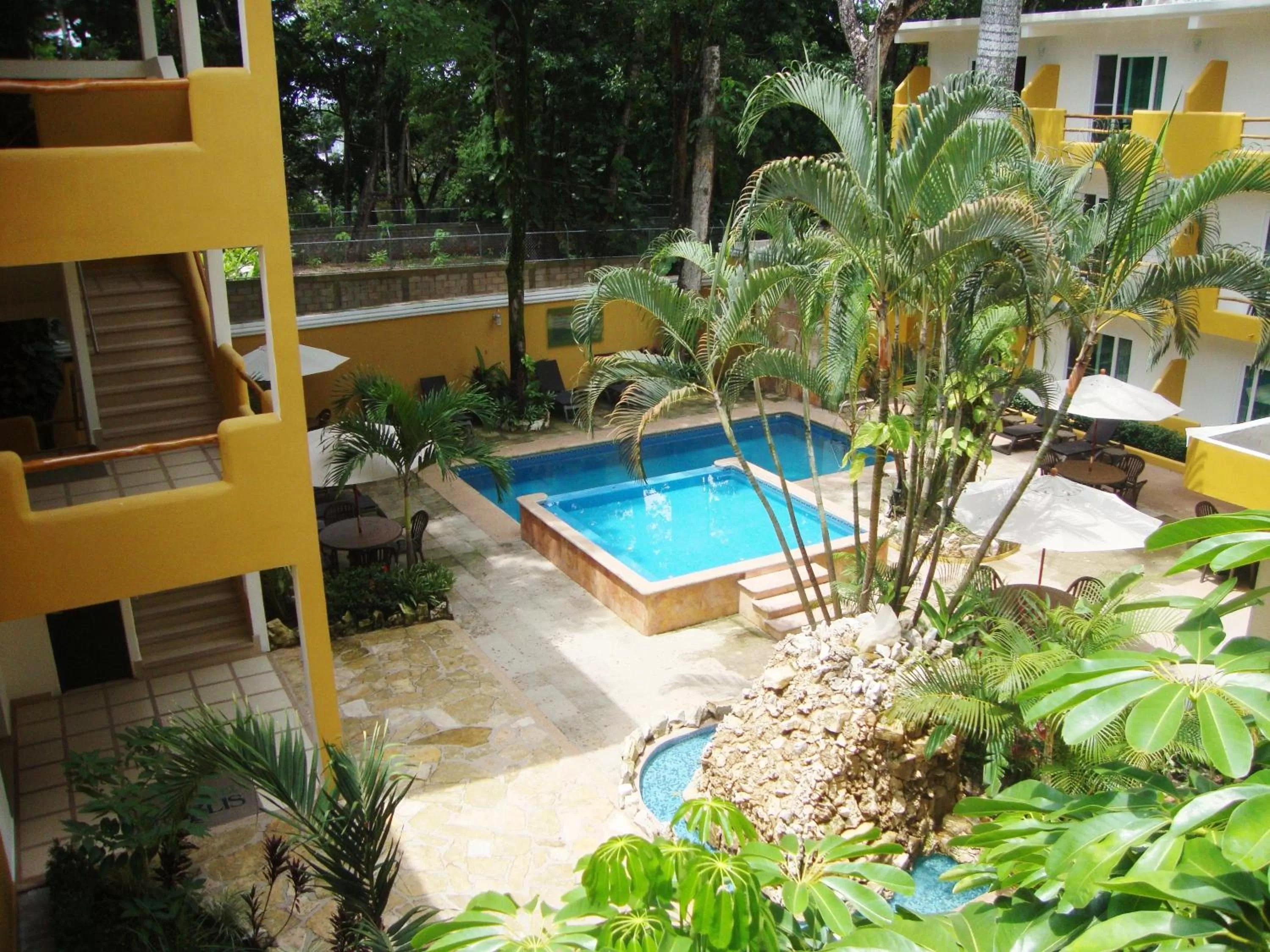Swimming pool in Hotel Chablis Palenque