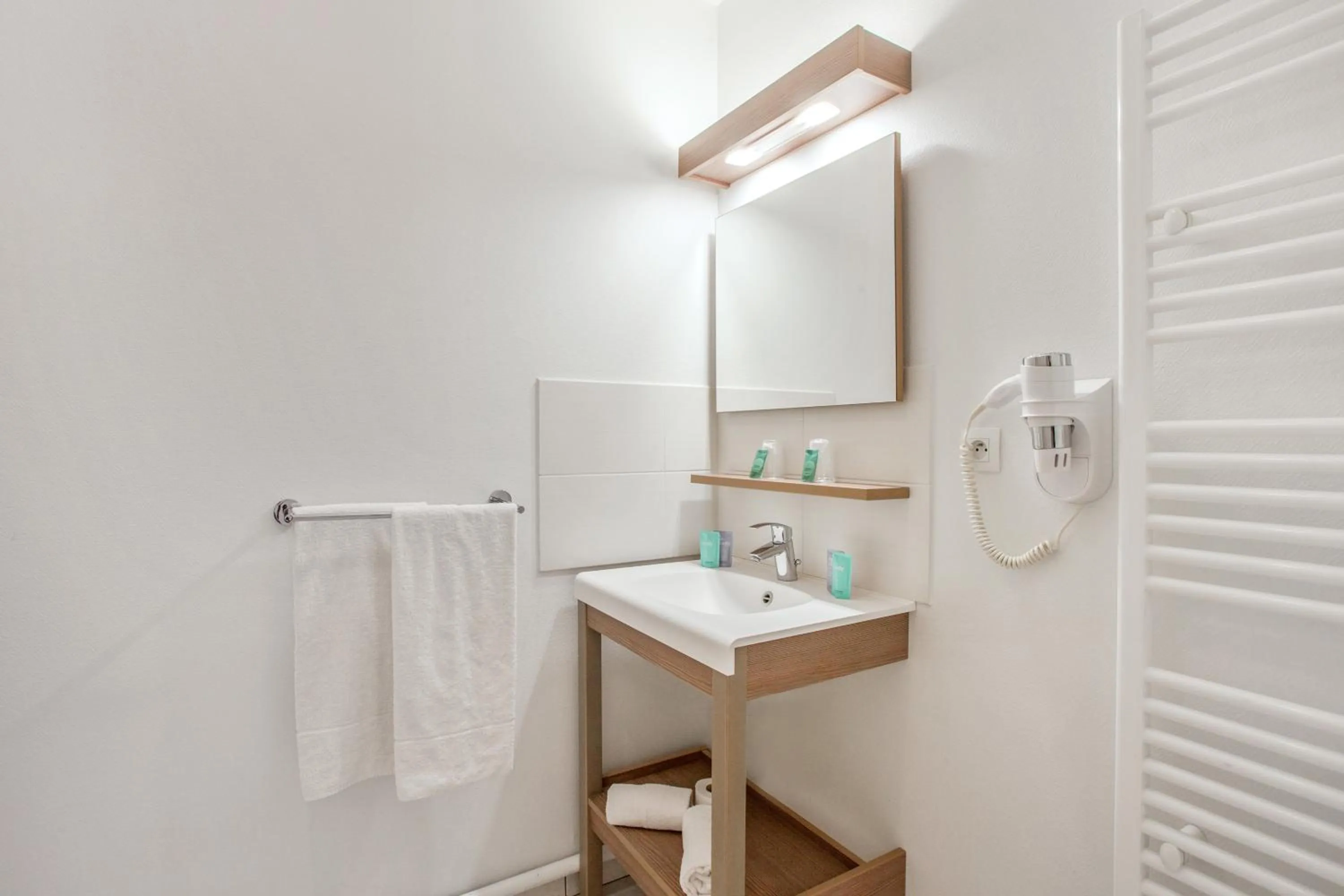 Bathroom in Appart'City Classic Annemasse Centre - Pays de Genève