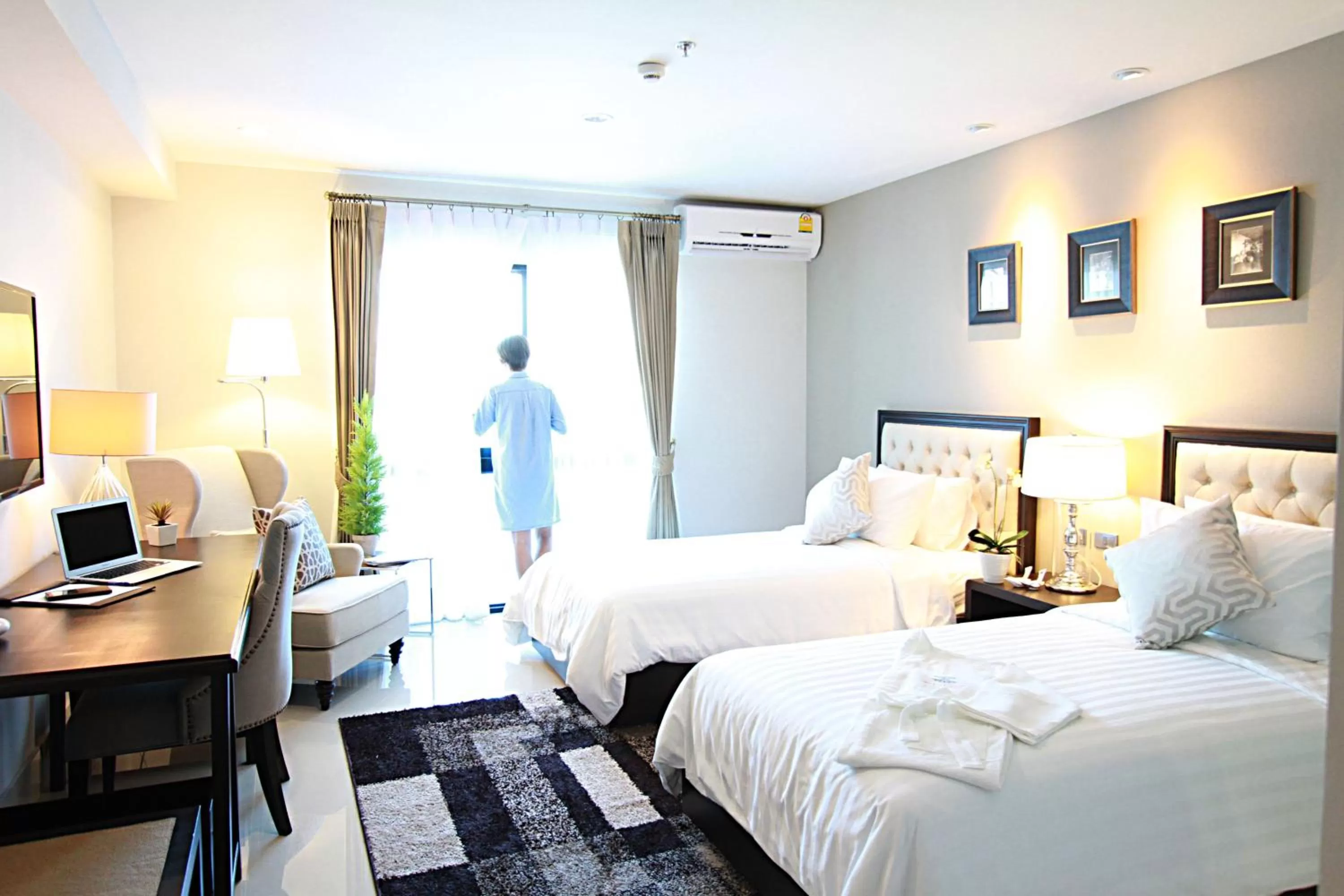 Photo of the whole room, Bed in SN Plus Hotel - SHA Plus