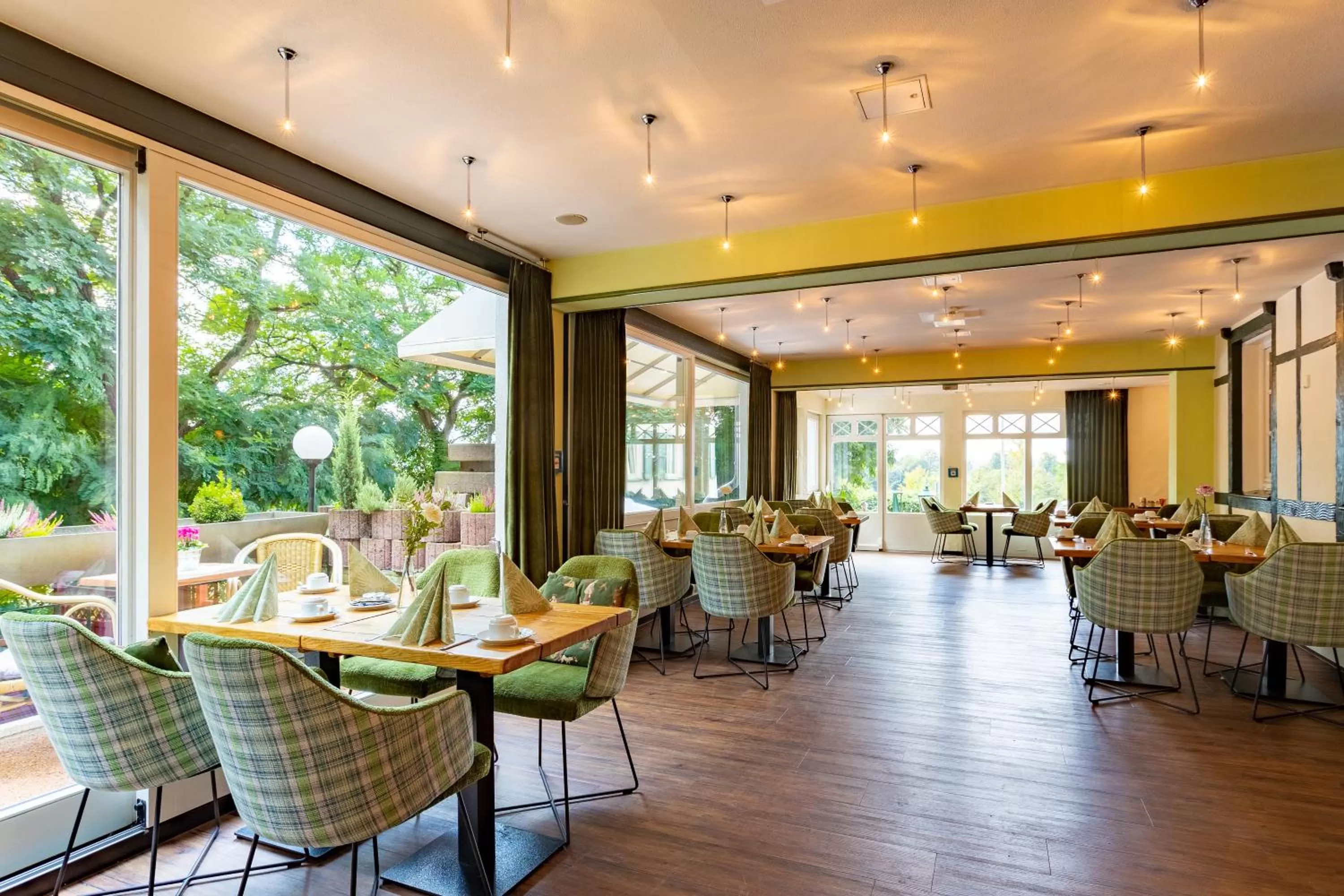 Restaurant/places to eat in Waldhotel Eskeshof