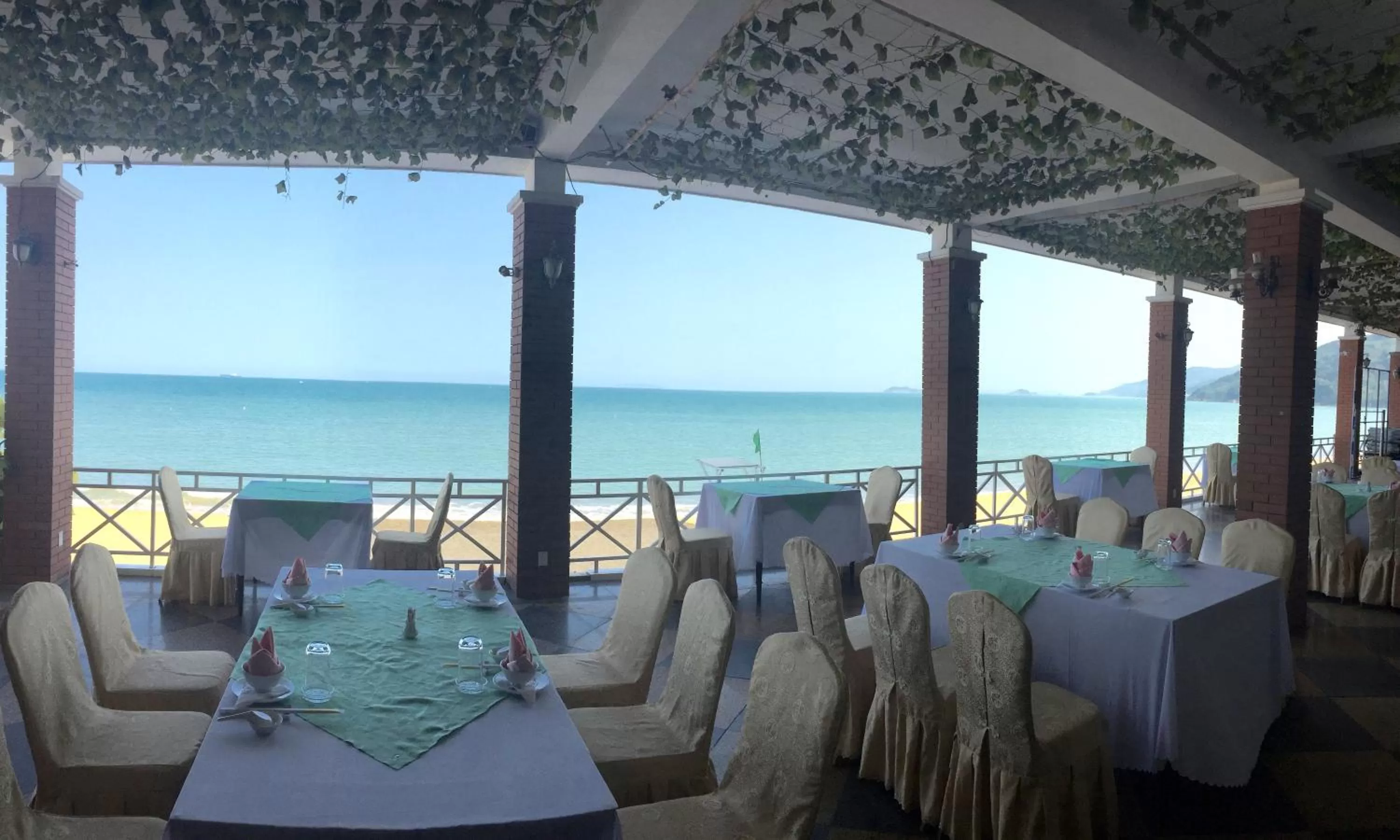 Restaurant/places to eat in Hoang Yen Hotel