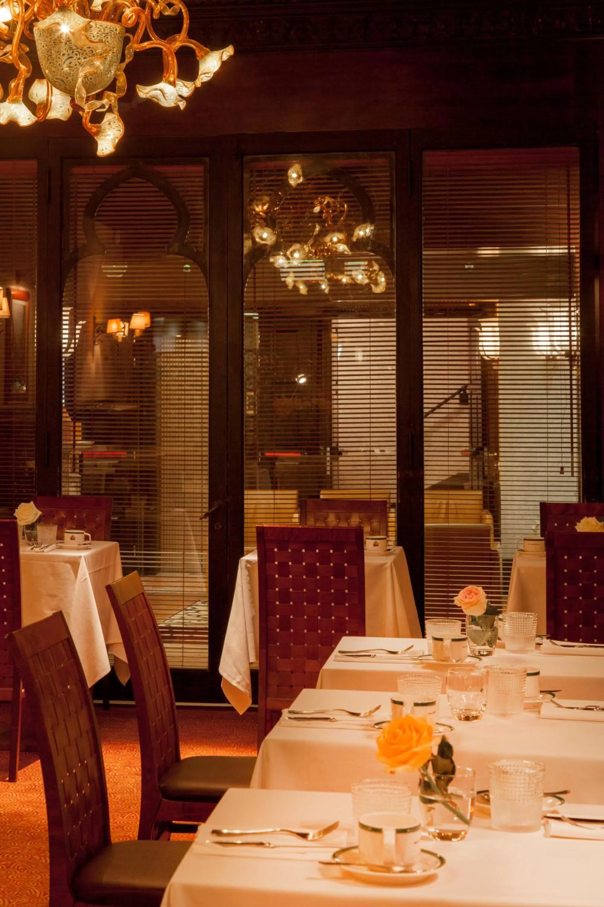 Restaurant/places to eat in Hotel Saturnia & International