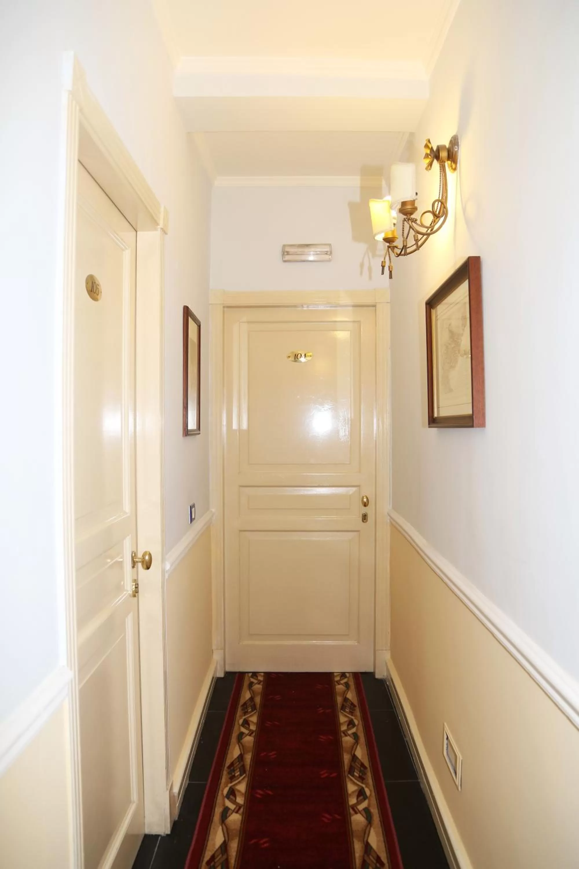 Photo of the whole room in Hotel Sangiuliano 132 centro storico Catania