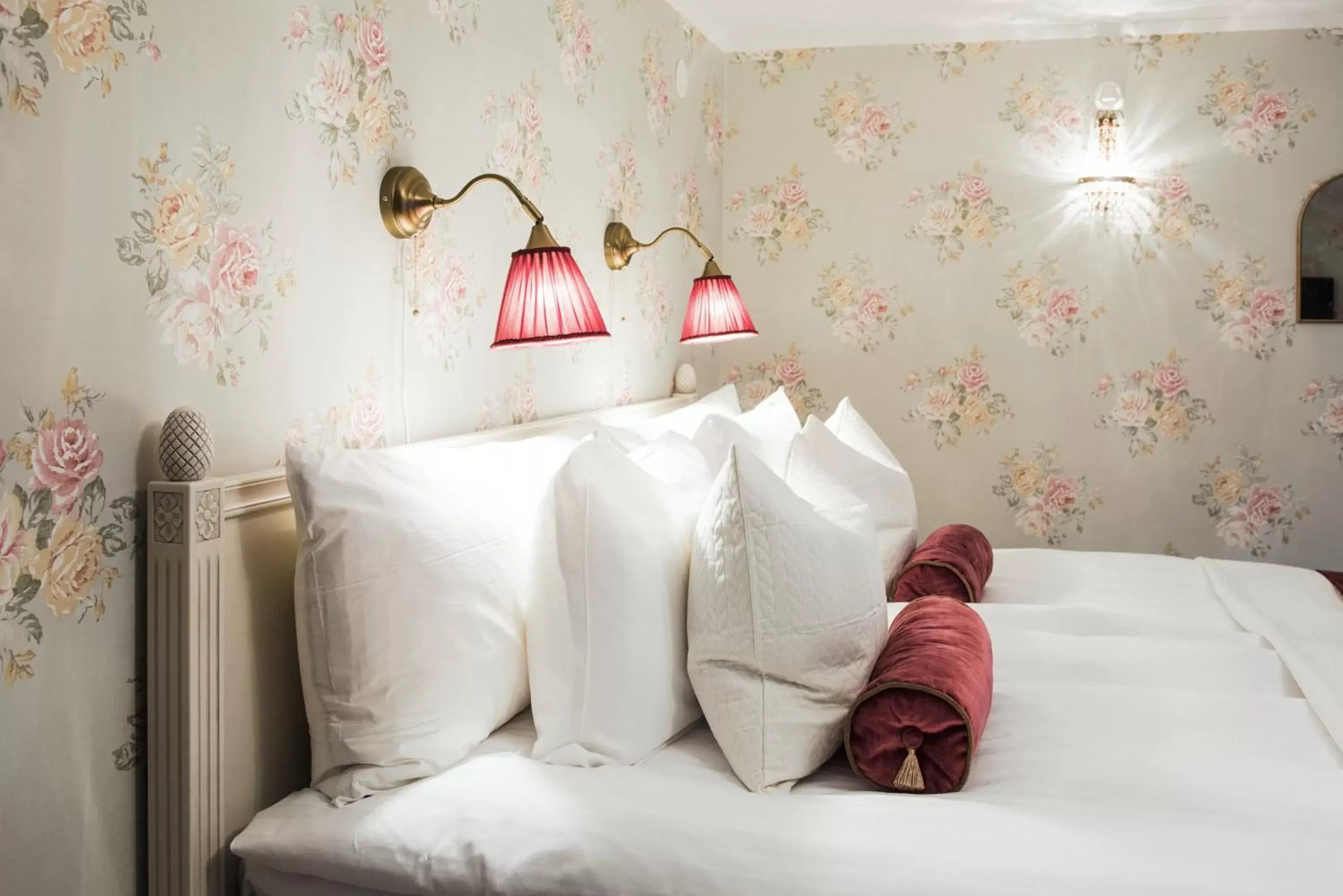 Deluxe Double Room with Bath in Hilma Winblads Bed & Breakfast Deluxe Double Room with Bath in Hilma Winblads Bed & Breakfast