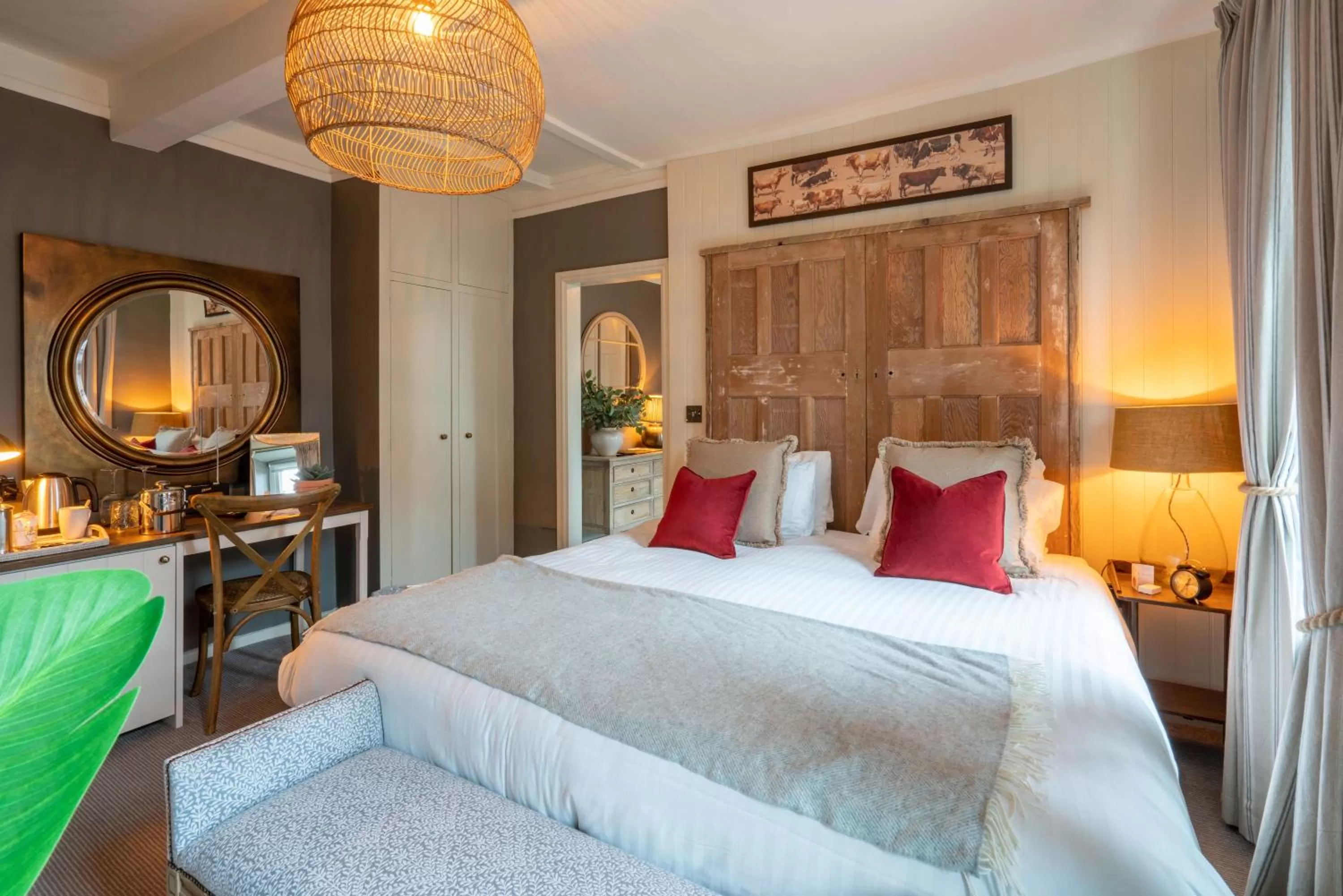 Bed in The George Inn & Plaine