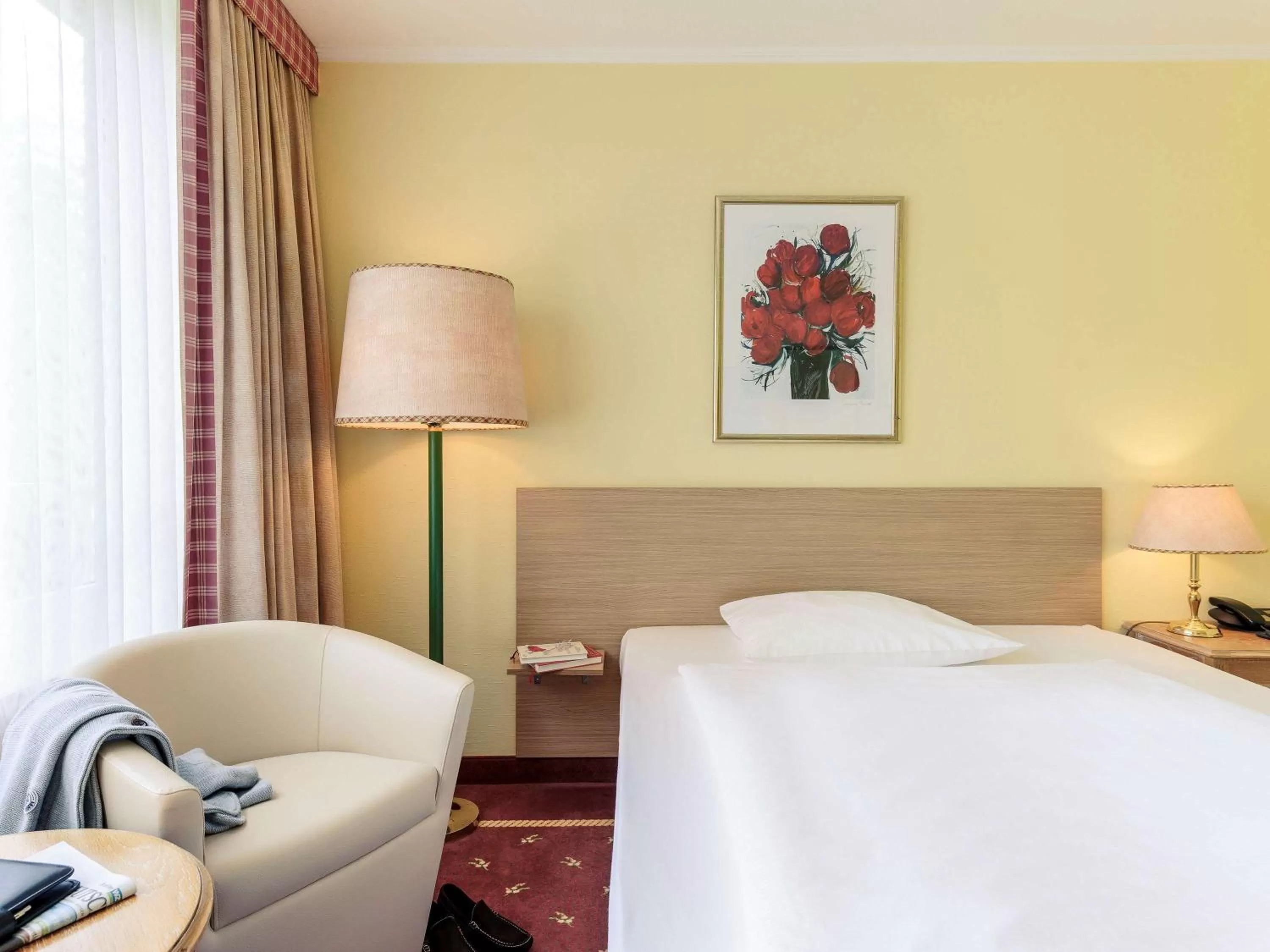 Photo of the whole room, Bed in Hotel Krefelder Hof