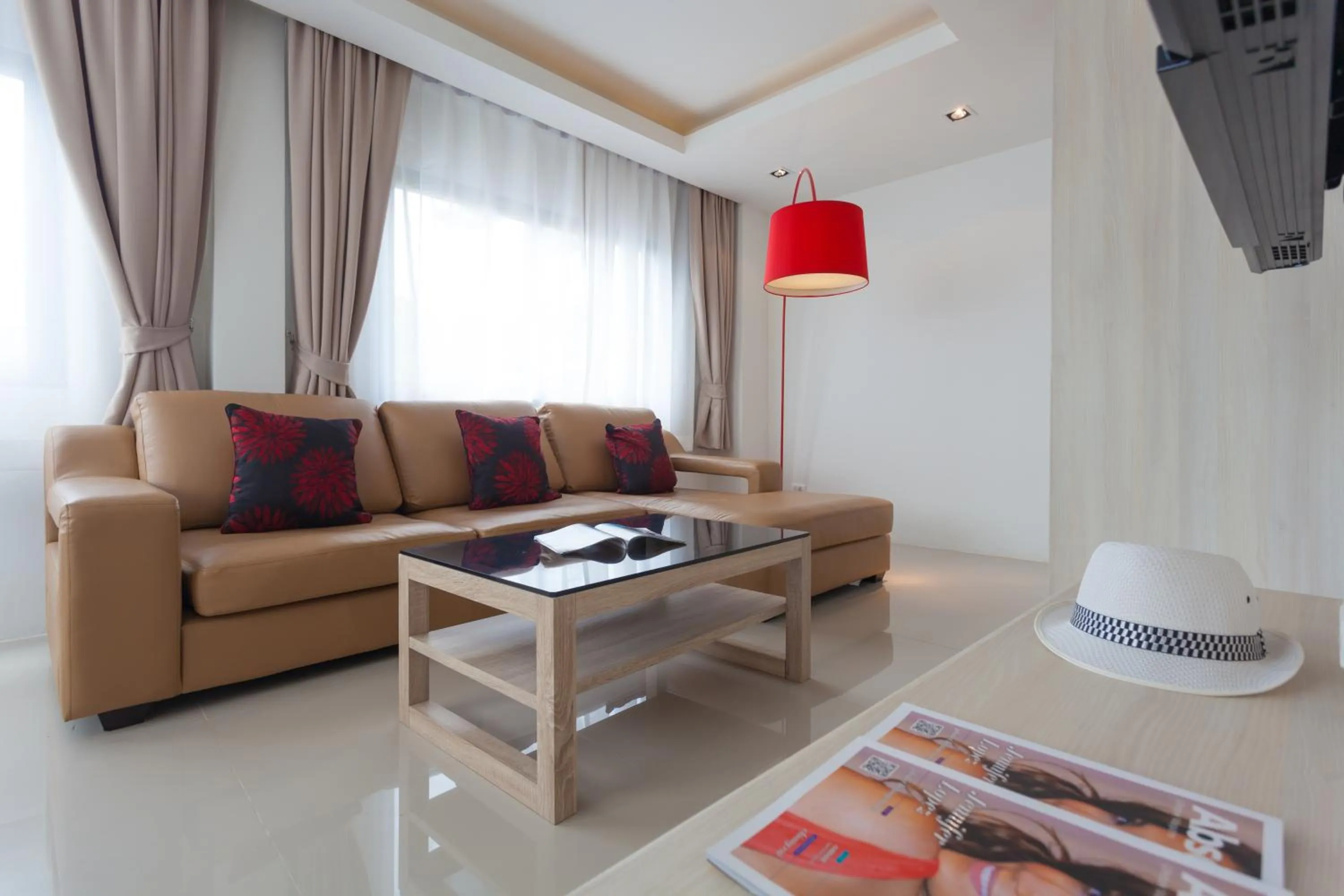 Living room in Coral Inn