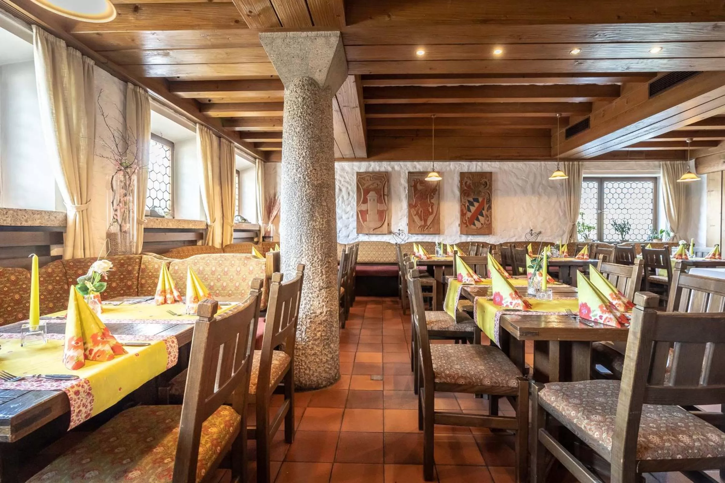 Restaurant/Places to Eat in Hotel-Gasthof Zum Dragoner