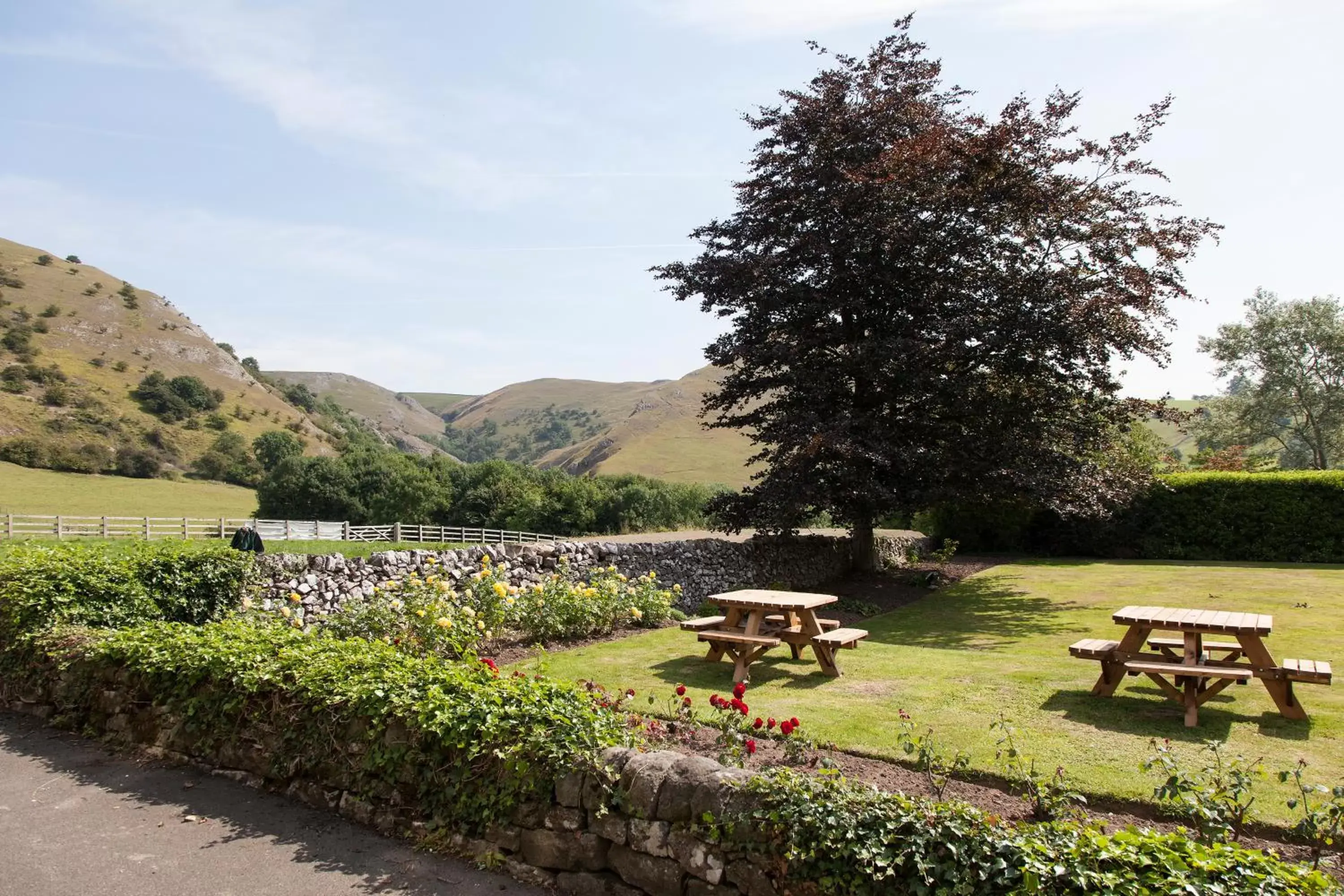 Twin Room with Mountain View in The Izaak Walton Country House Hotel - Dovedale Twin Room with Mountain View in The Izaak Walton Country House Hotel - Dovedale