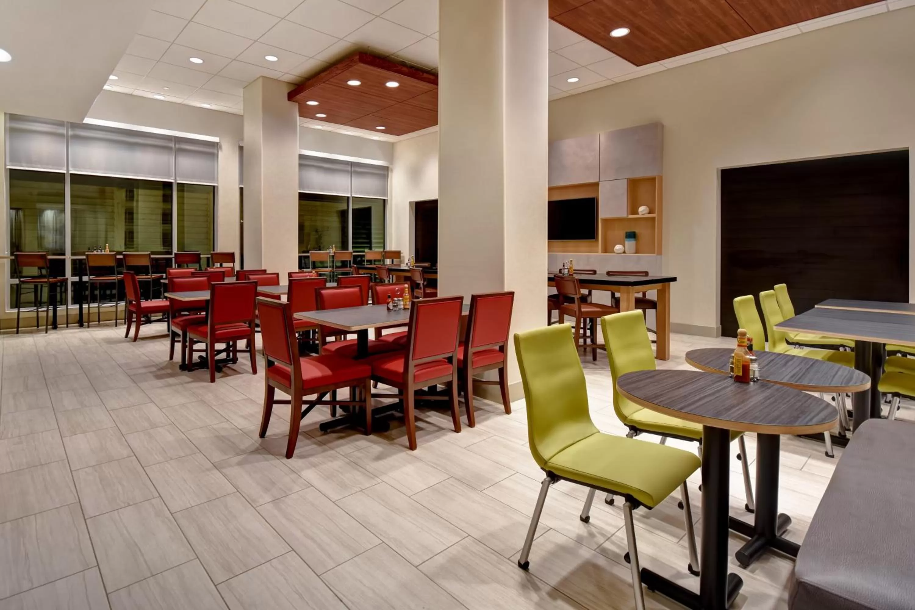 Breakfast in Holiday Inn Express & Suites - Galveston Beach by IHG