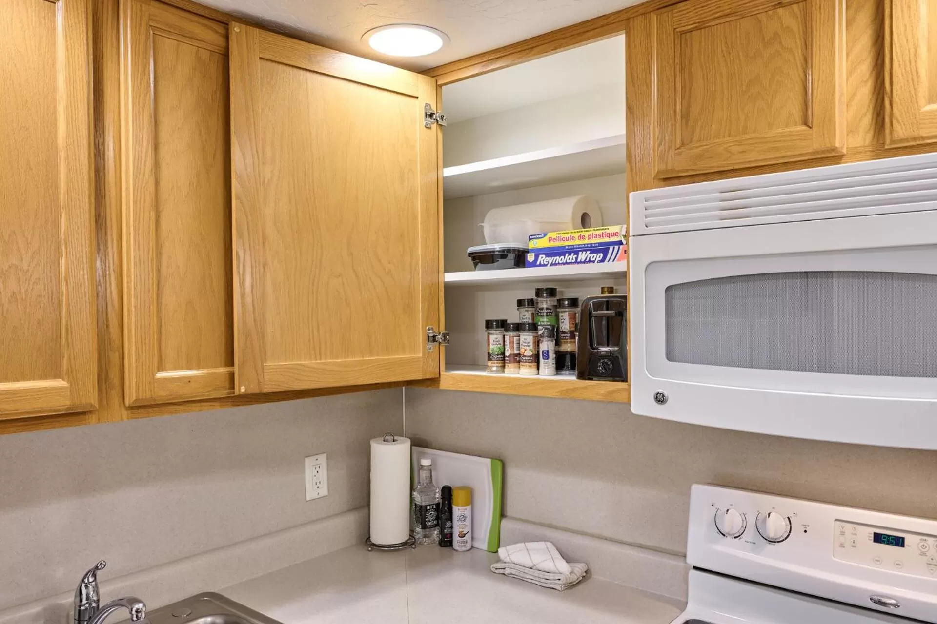 Kitchen or kitchenette, Kitchen/Kitchenette in D Sands Rentals