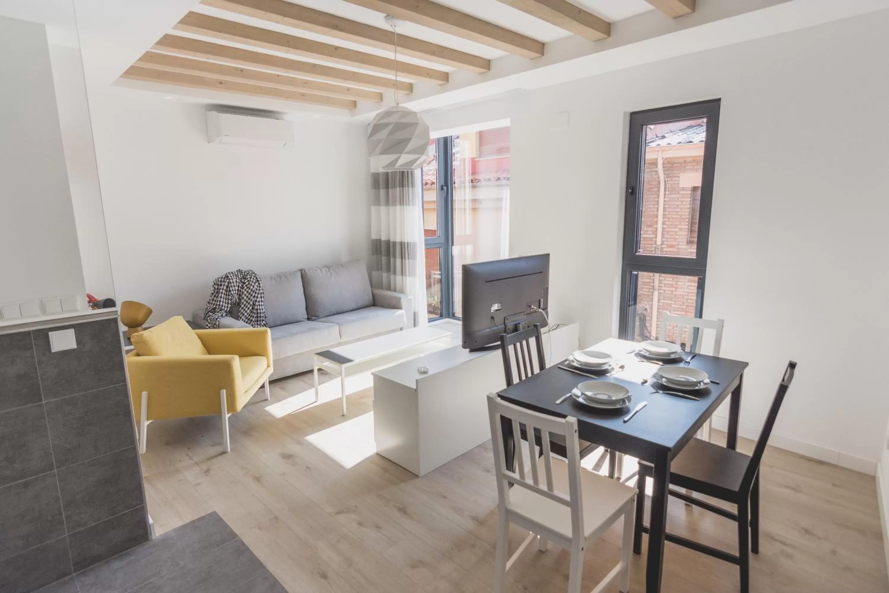 TV and multimedia in Slow León Apartamentos Turísticos