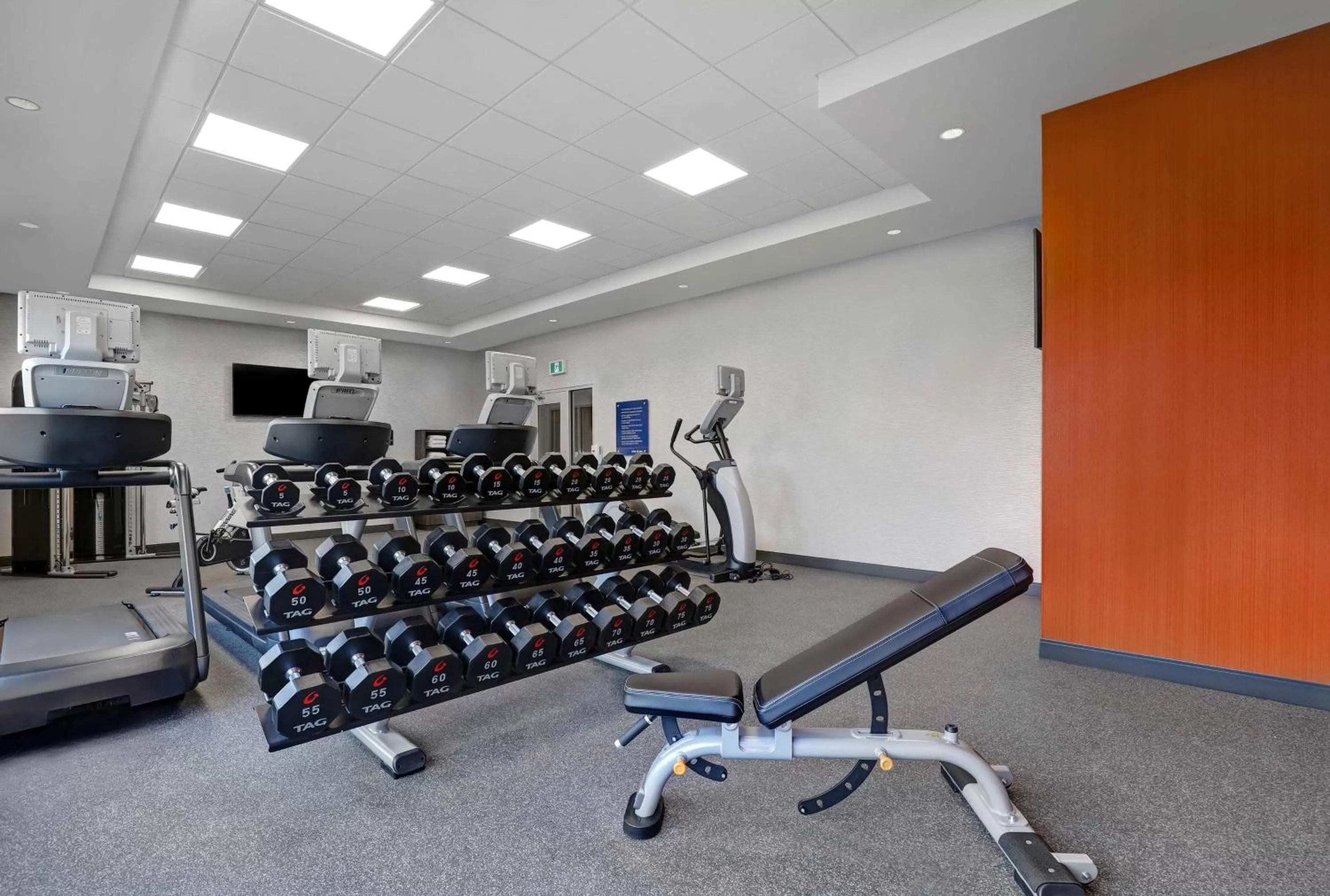 Fitness centre/facilities in Hampton Inn & Suites Belleville