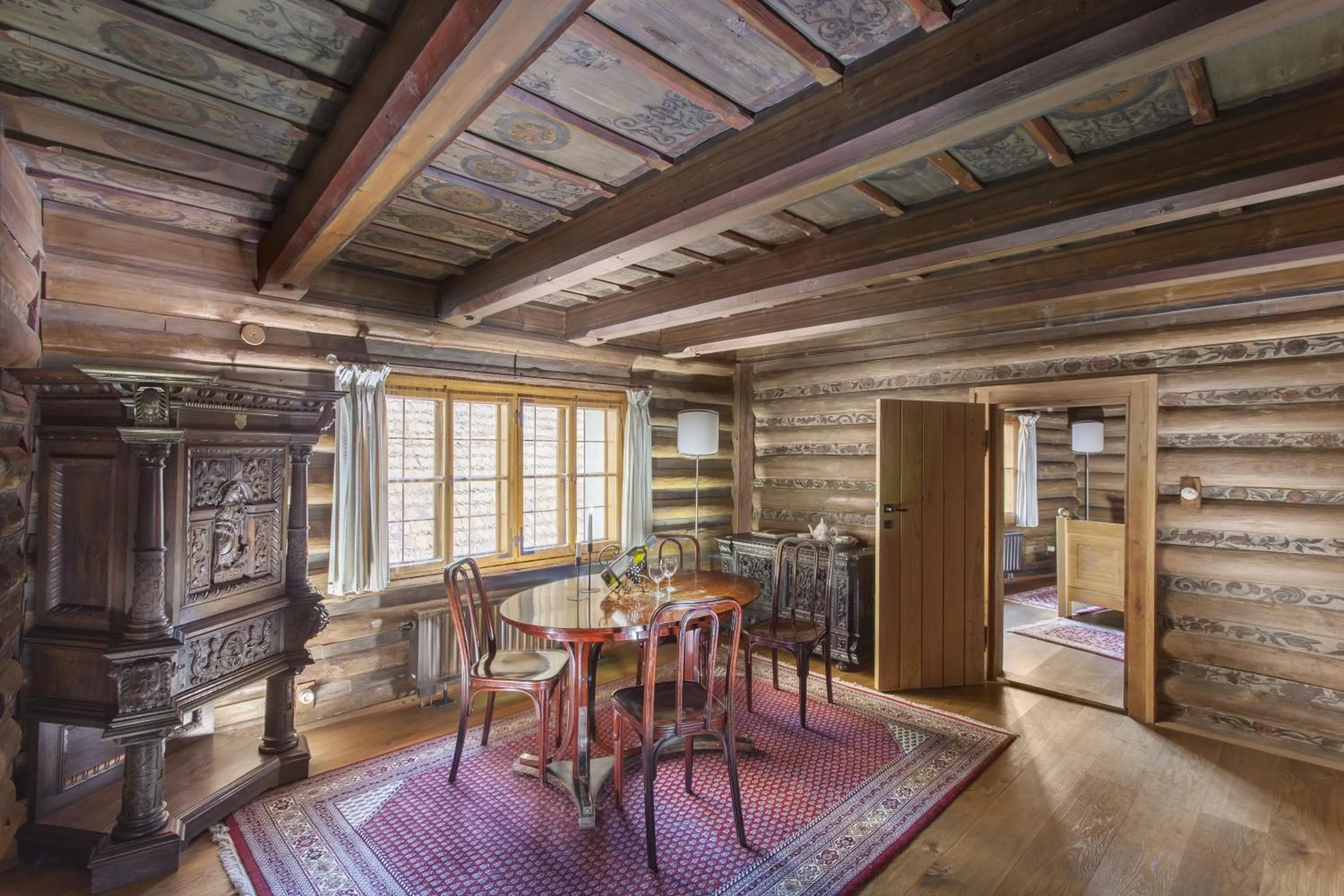 Photo of the whole room in Hotel At the Green Grape