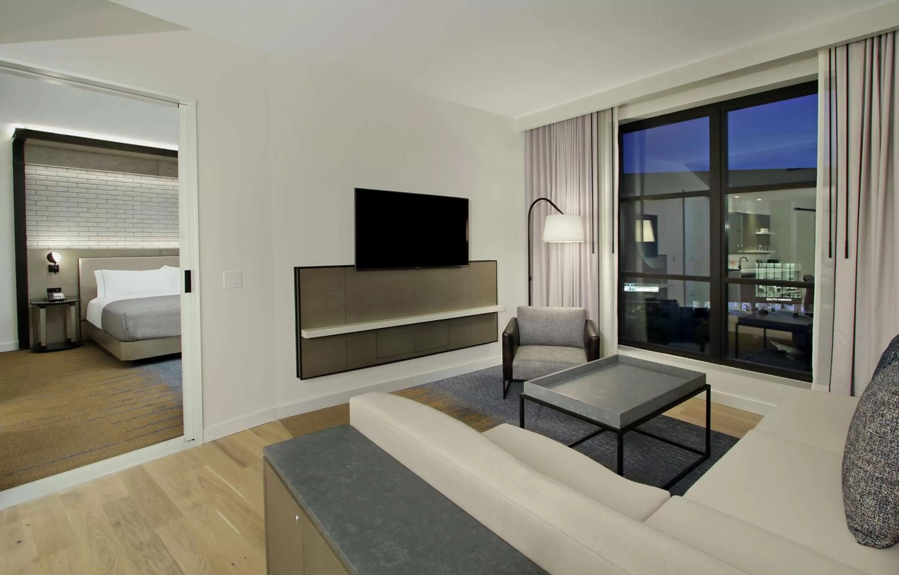 Bedroom, Bed in Canopy By Hilton Columbus Downtown Short North