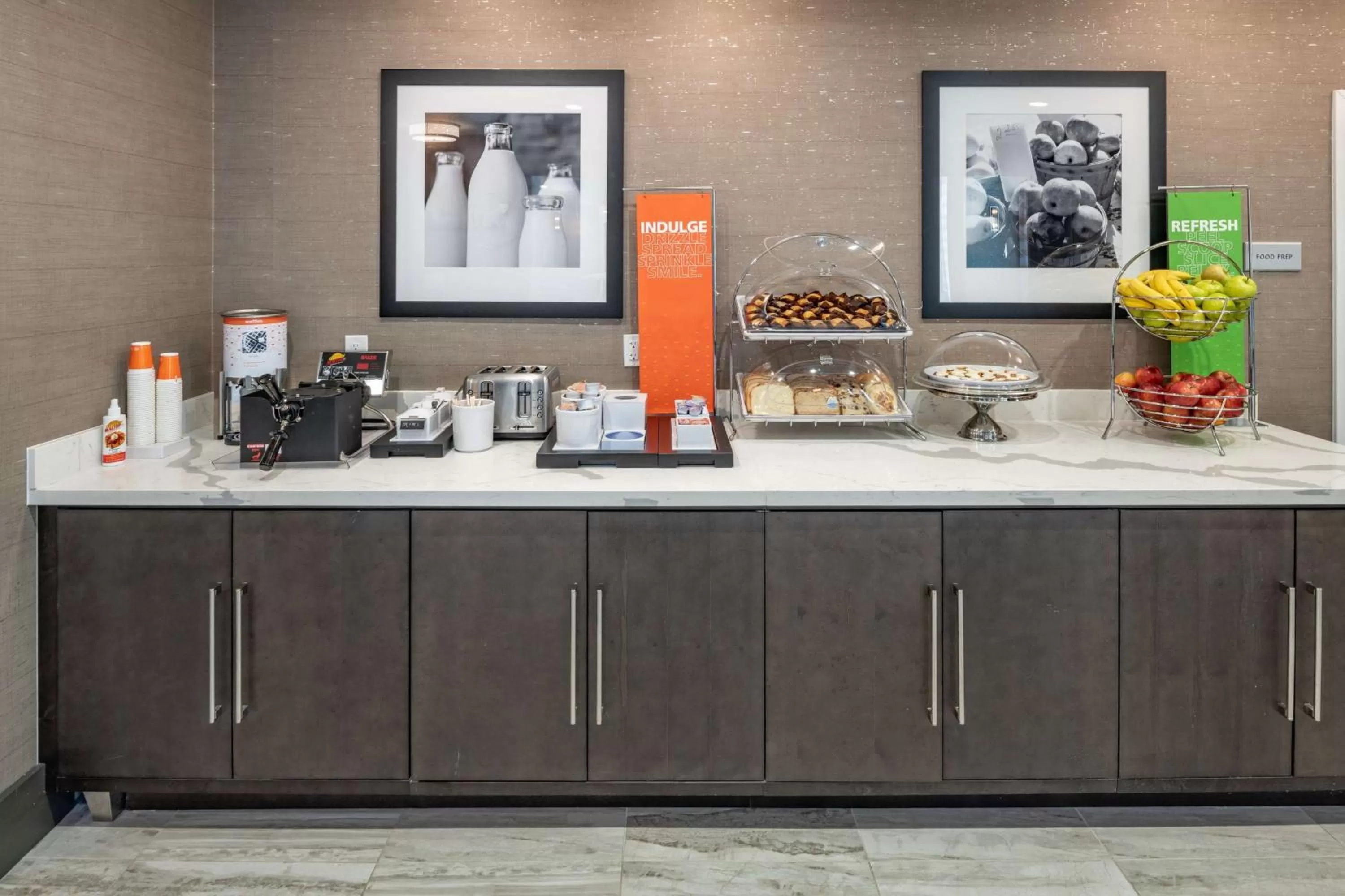 Breakfast in Hampton Inn & Suites Dallas/Plano Central