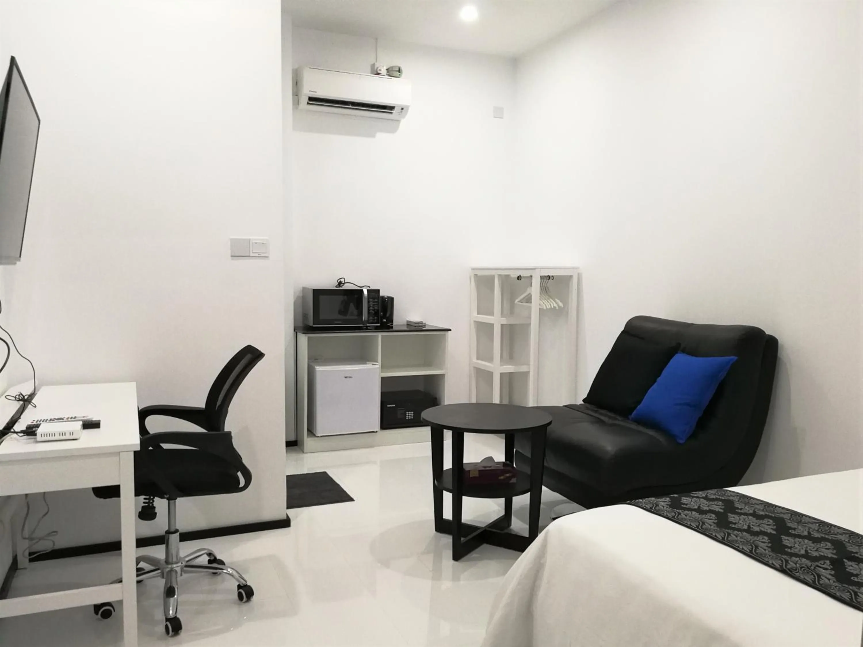 Living room in YAMA HOTEL & ROOFTOP BAR