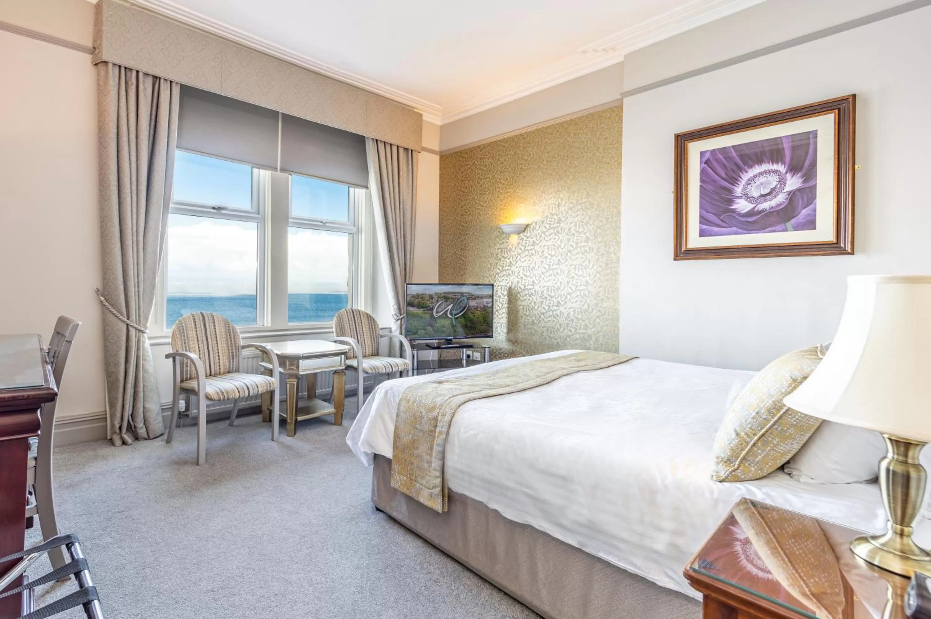 Bedroom, Bed in Best Western Walton Park Hotel