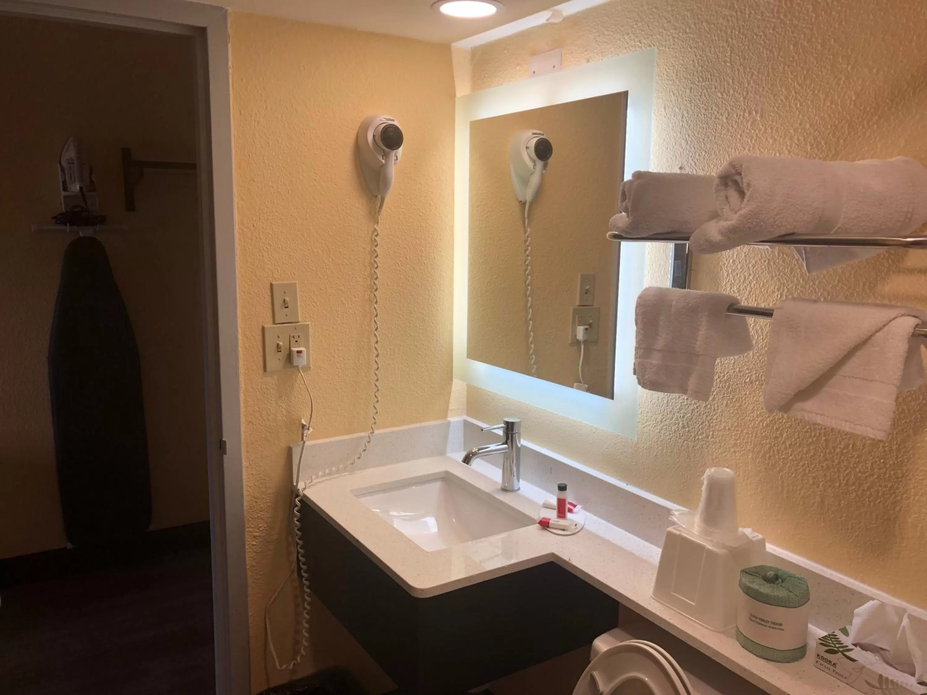 Bathroom in Days Inn by Wyndham Grove City Columbus South