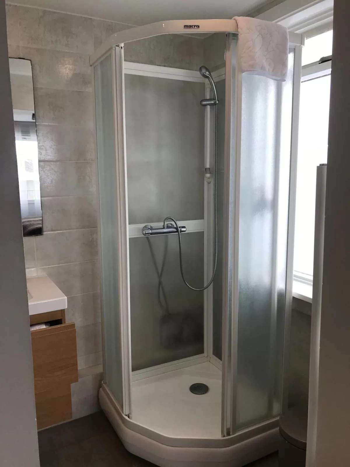 Shower in Snorri's Guesthouse