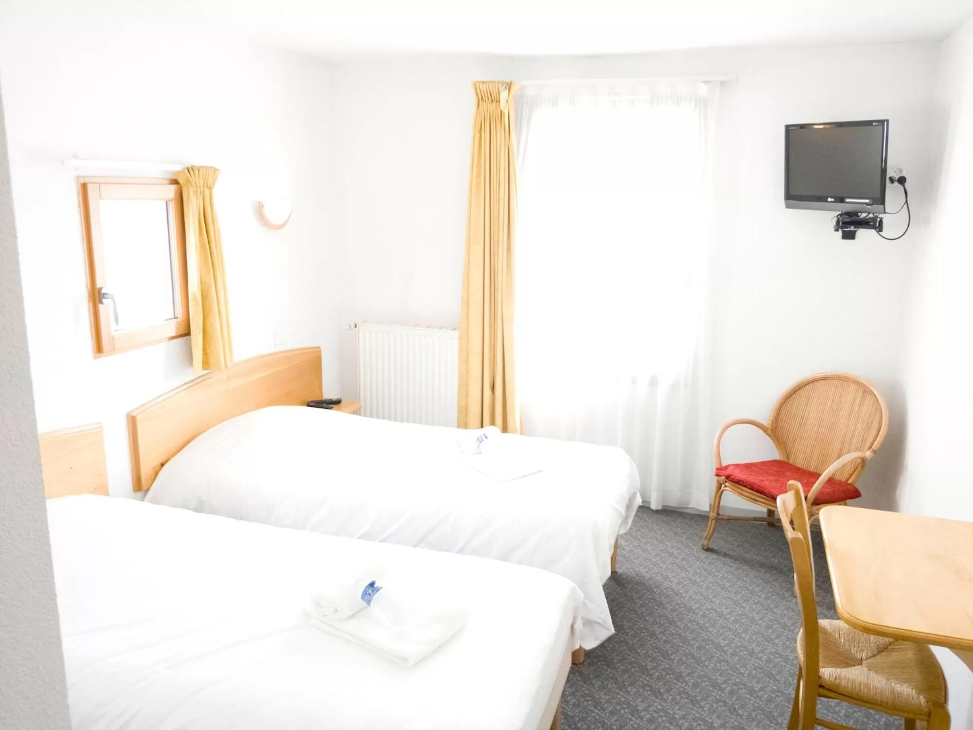 Bedroom, Bed in Hotel La Bosselle