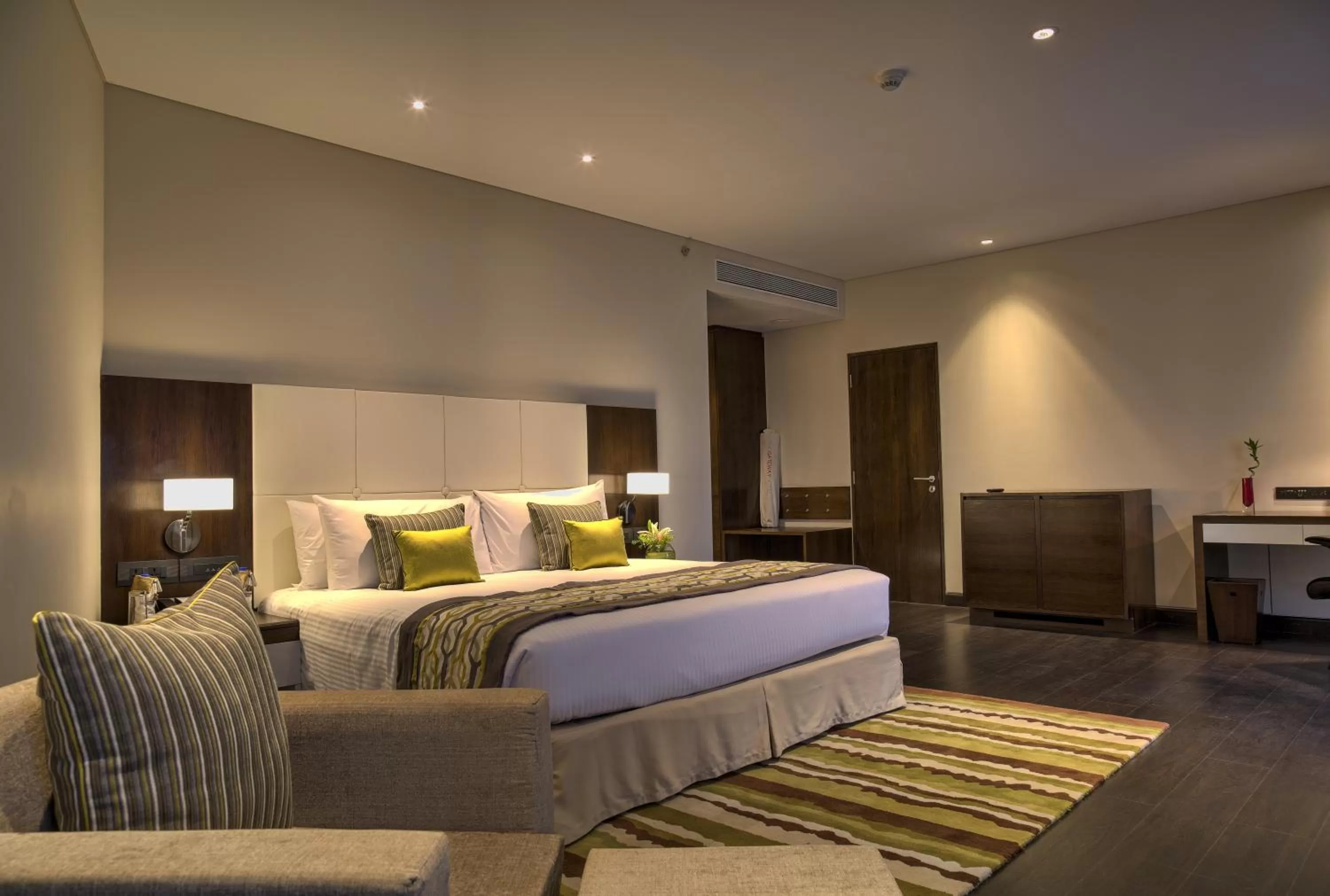 Photo of the whole room, Bed in Gateway Nashik