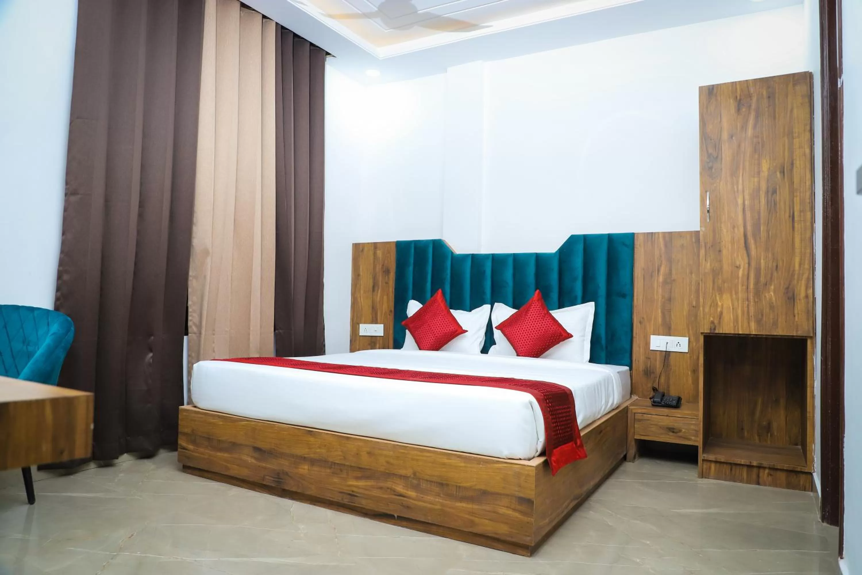 Bed in Hotel Dream Town By Cozy Hotels & Resorts