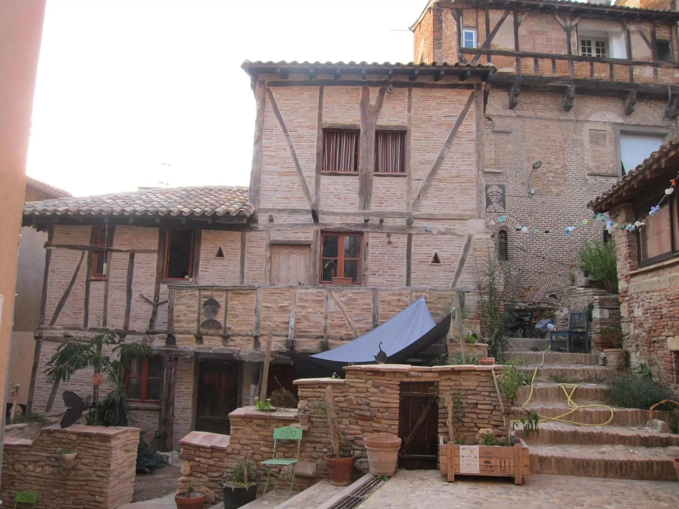 Property building in La lauze et l'anguille