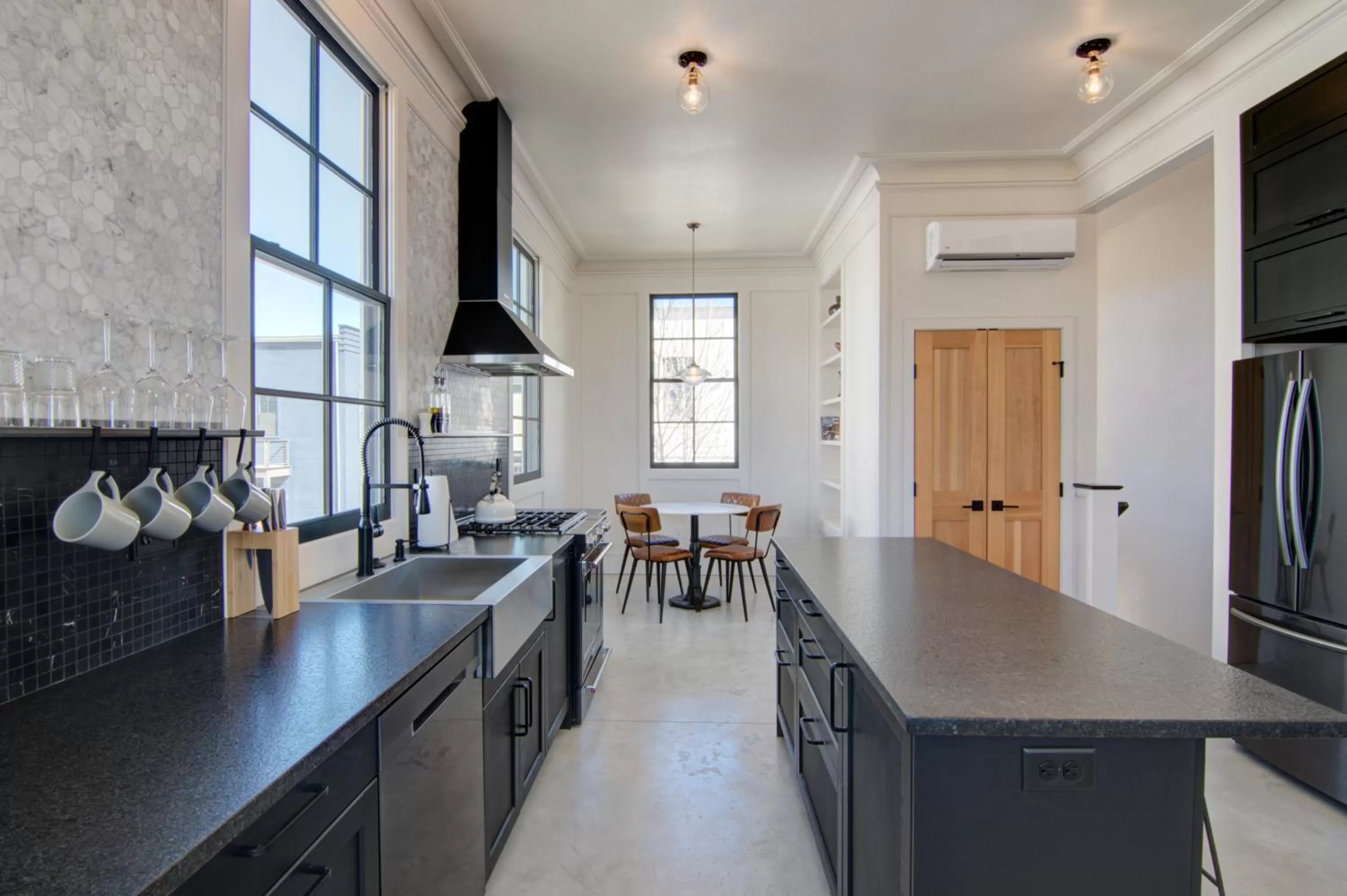 Kitchen or kitchenette, Kitchen/Kitchenette in South Main Residences by Surf Hotel