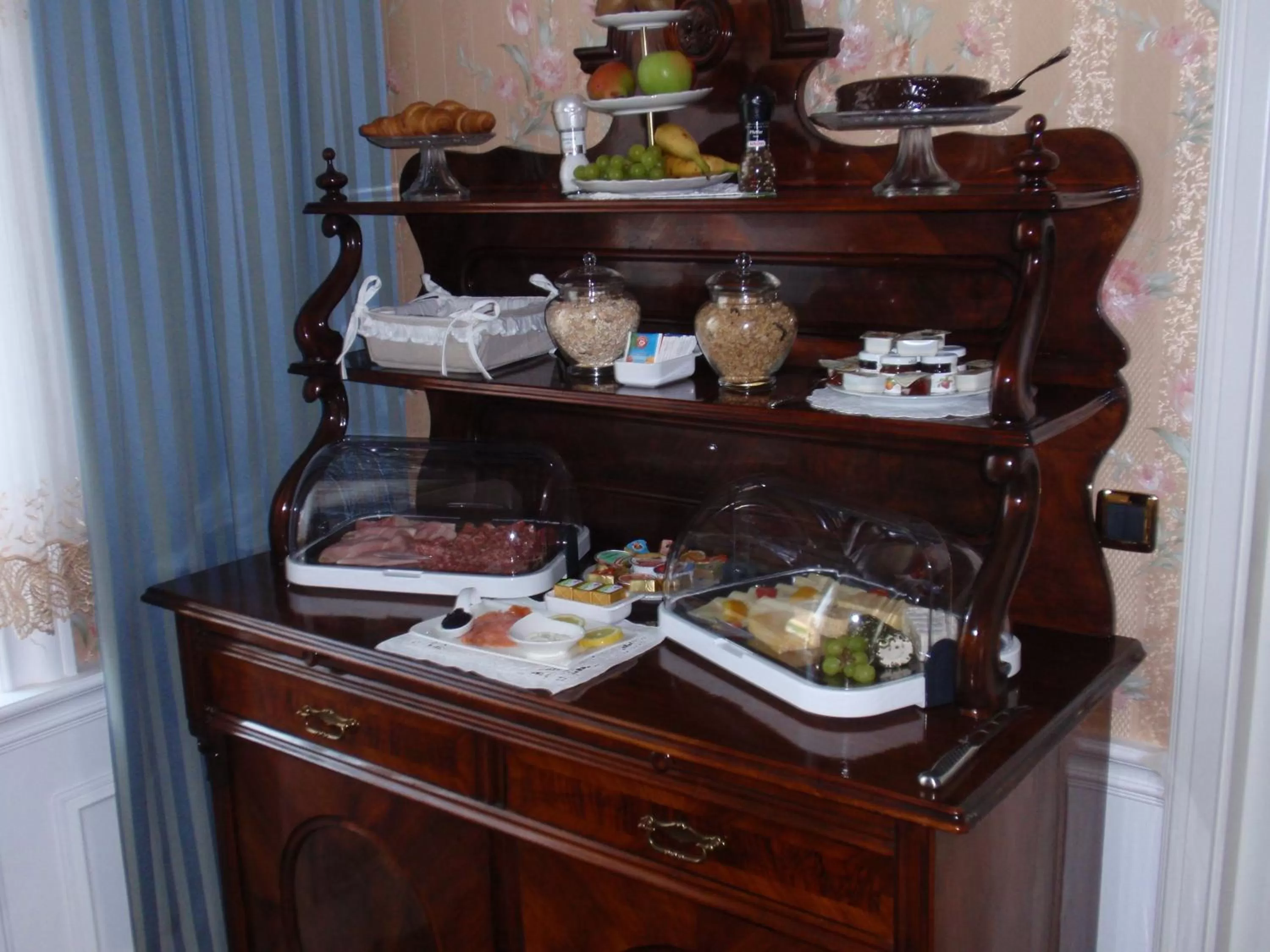 Food and drinks in Villa-Angelina