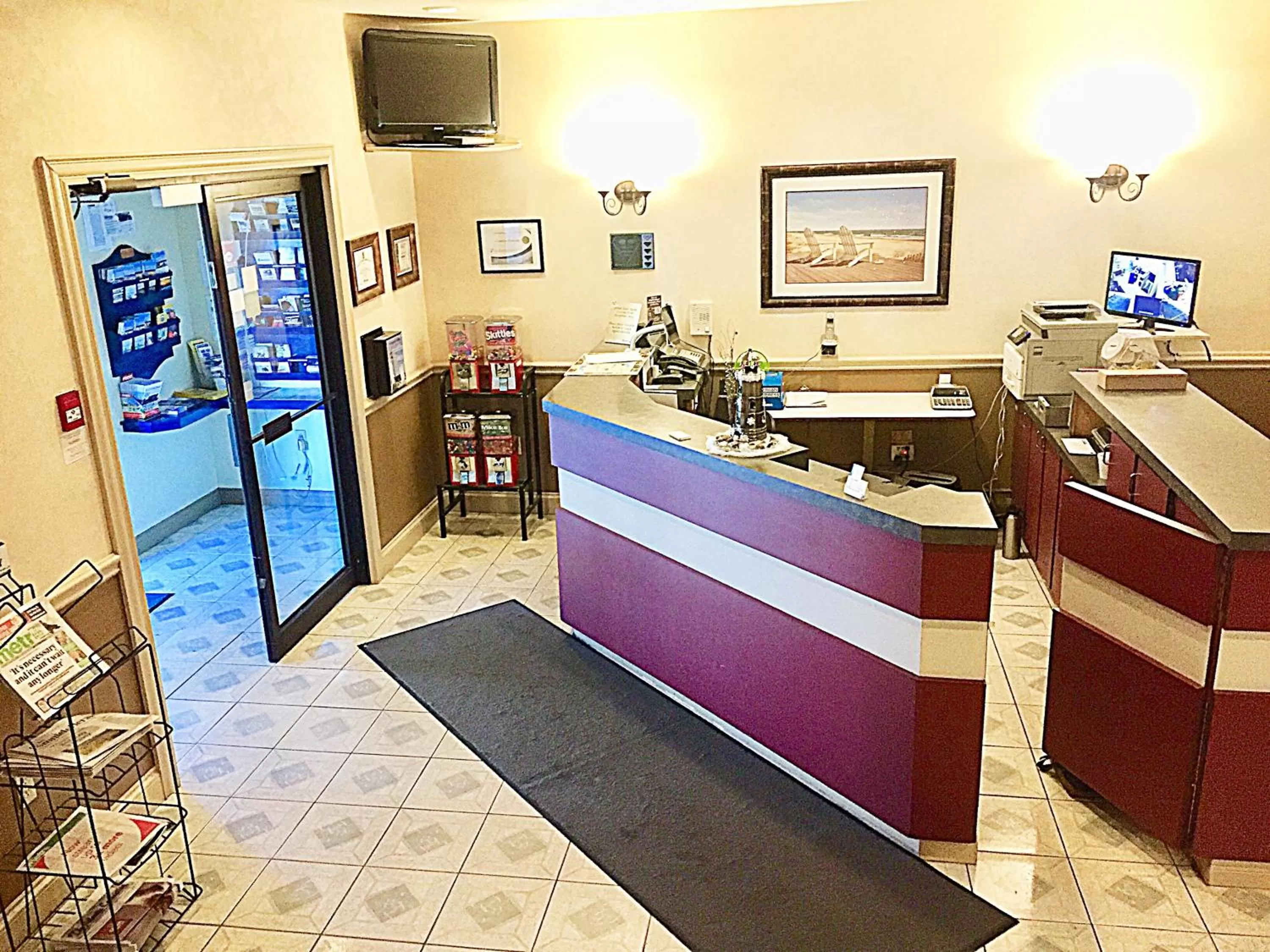 Lobby or reception in Coastal Inn Dartmouth