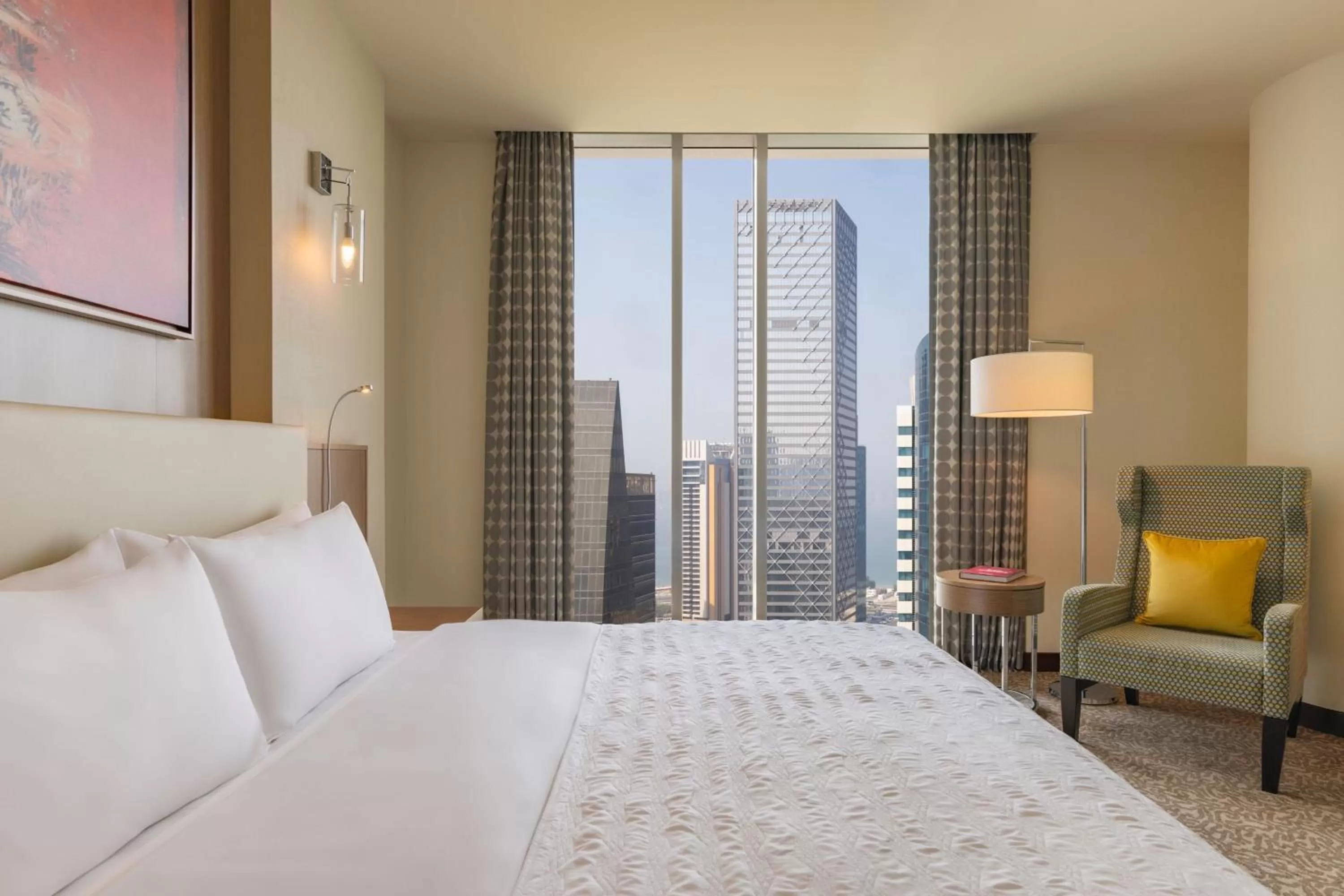 Photo of the whole room, Bed in Le Meridien City Center Doha