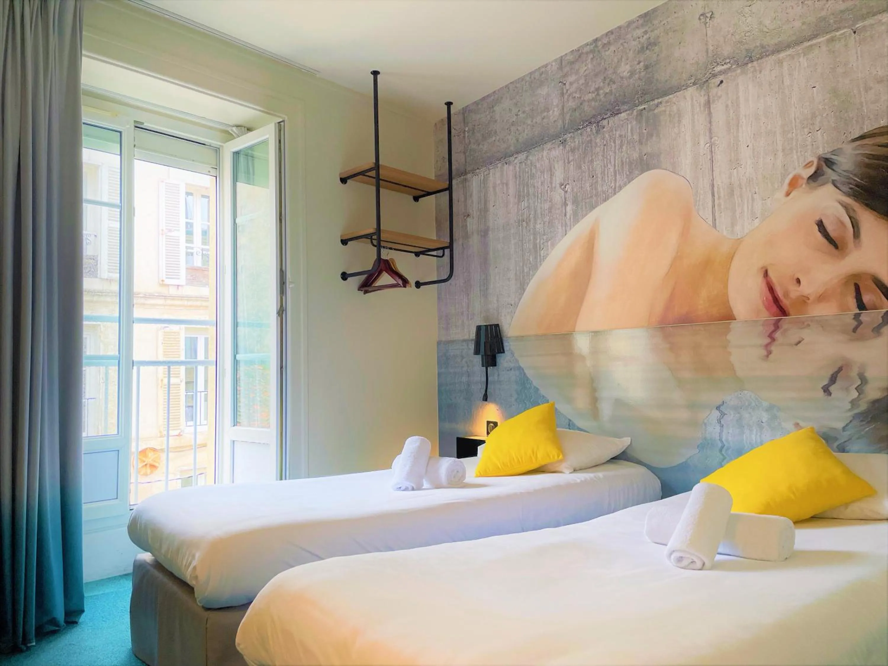 Bedroom, Bed in Hôtel Le Bord'O Vieux Port