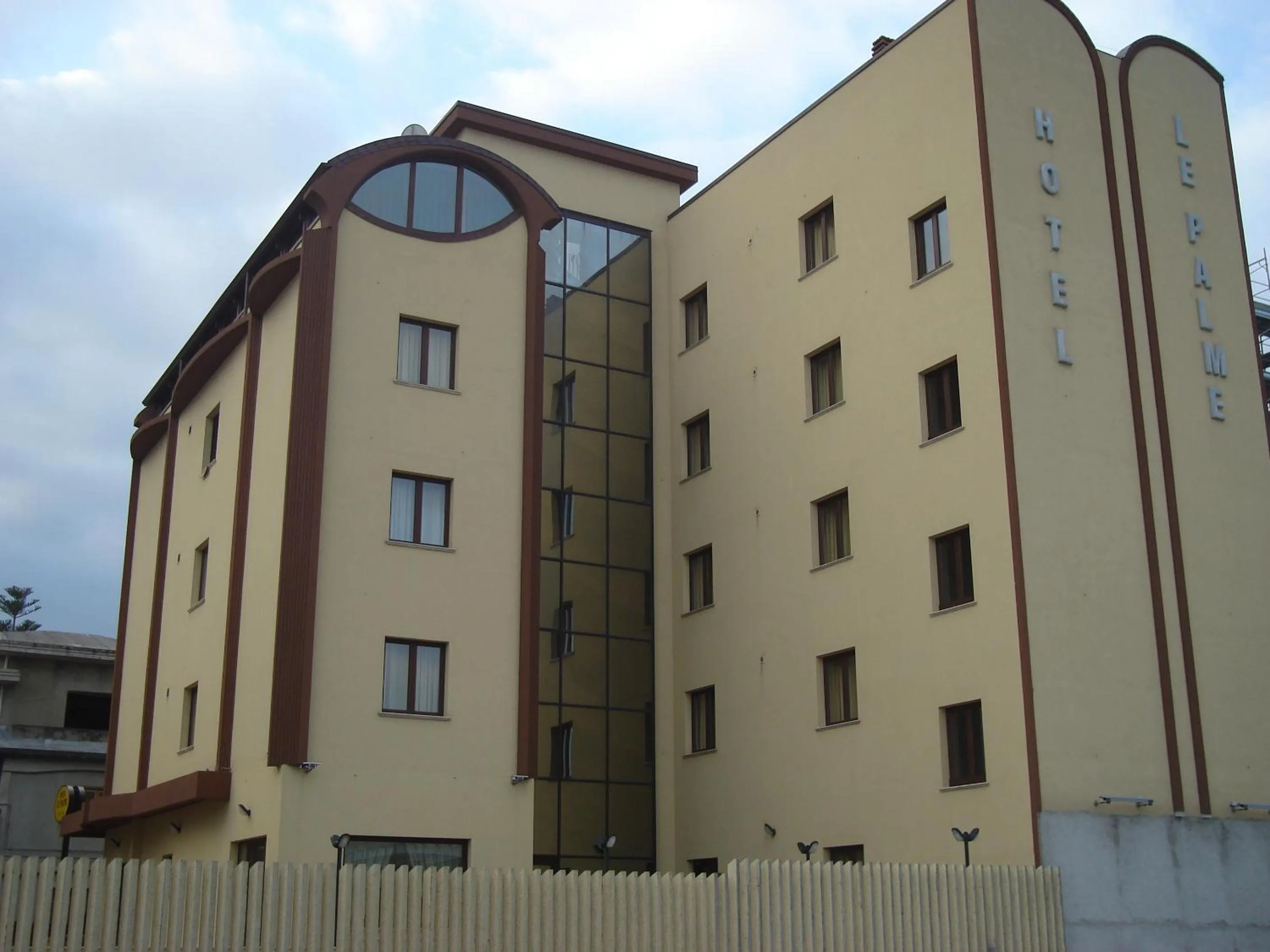Property building in Hotel Le Palme