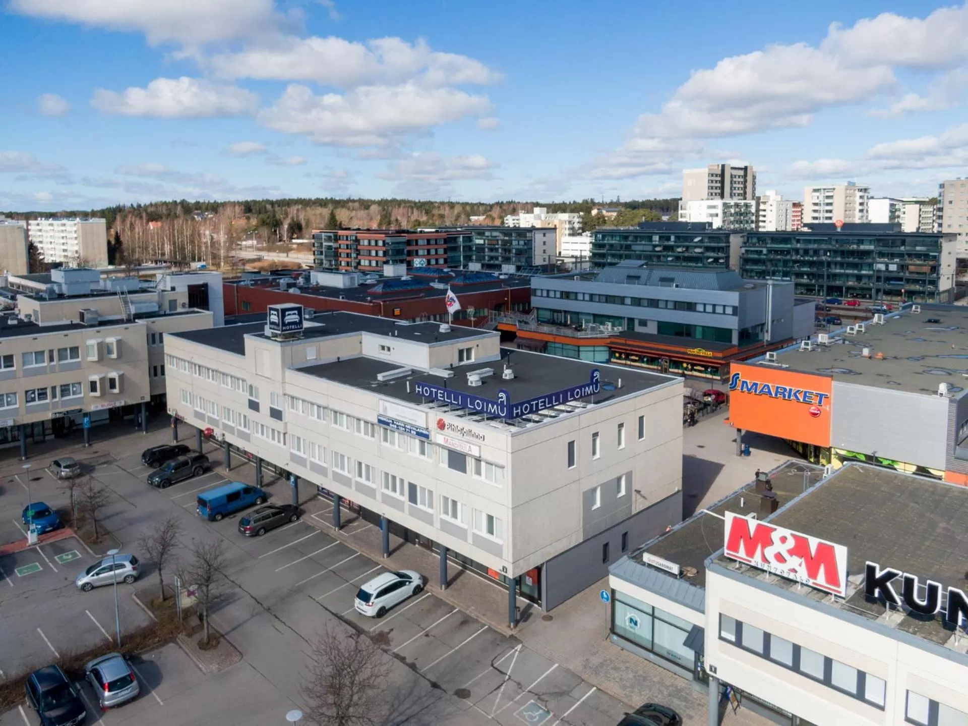 Property building in Hotelli Loimu by UHANDA