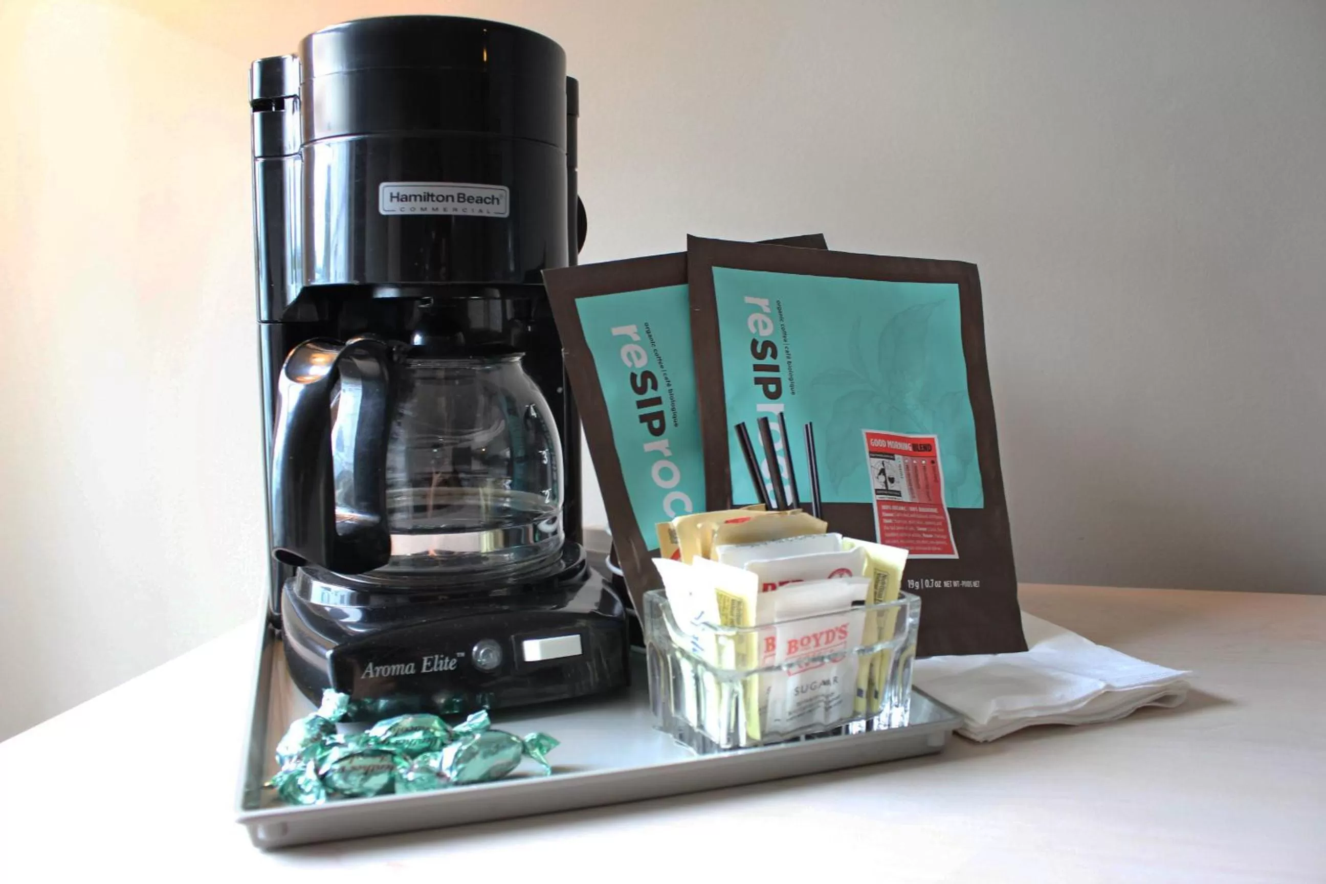 Coffee/tea facilities in Quarterdeck Inn Port Hardy